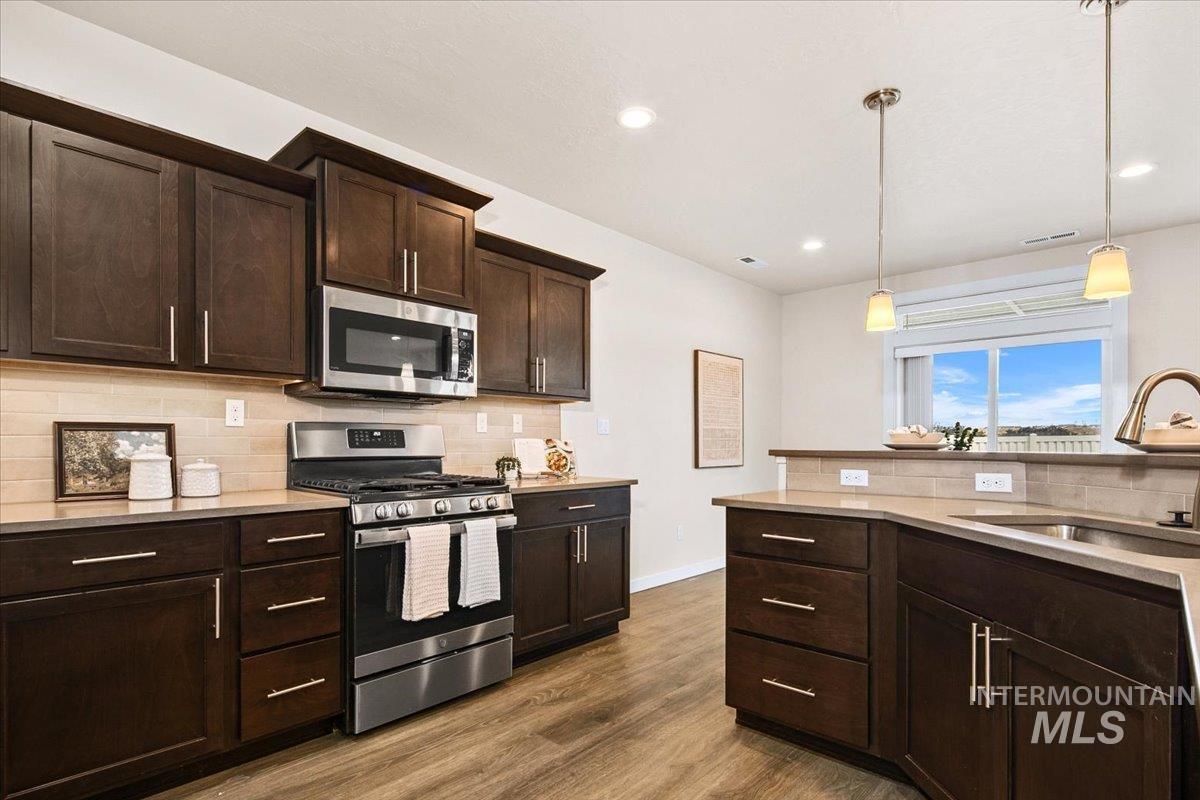 6822 S Maverick Way, Boise, Idaho 83709, 3 Bedrooms, 2 Bathrooms, Residential For Sale, Price $435,000, 98982480