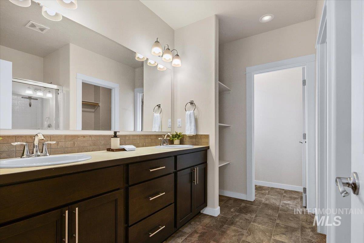 6822 S Maverick Way, Boise, Idaho 83709, 3 Bedrooms, 2 Bathrooms, Residential For Sale, Price $435,000, 98982480