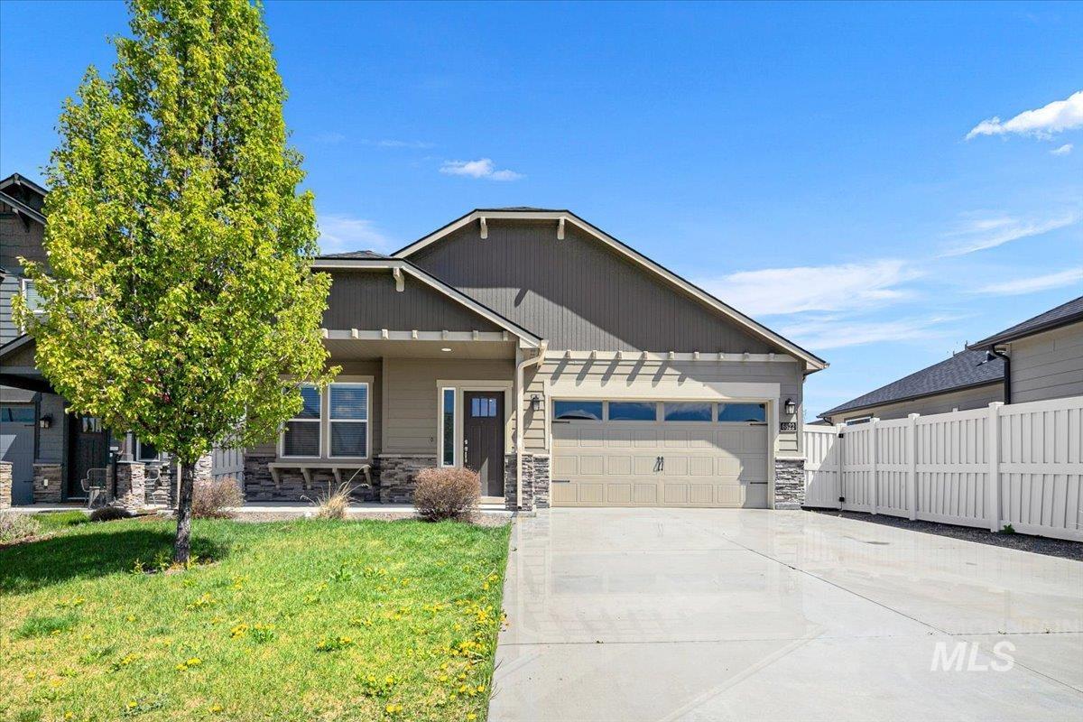 6822 S Maverick Way, Boise, Idaho 83709, 3 Bedrooms, 2 Bathrooms, Residential For Sale, Price $435,000, 98982480
