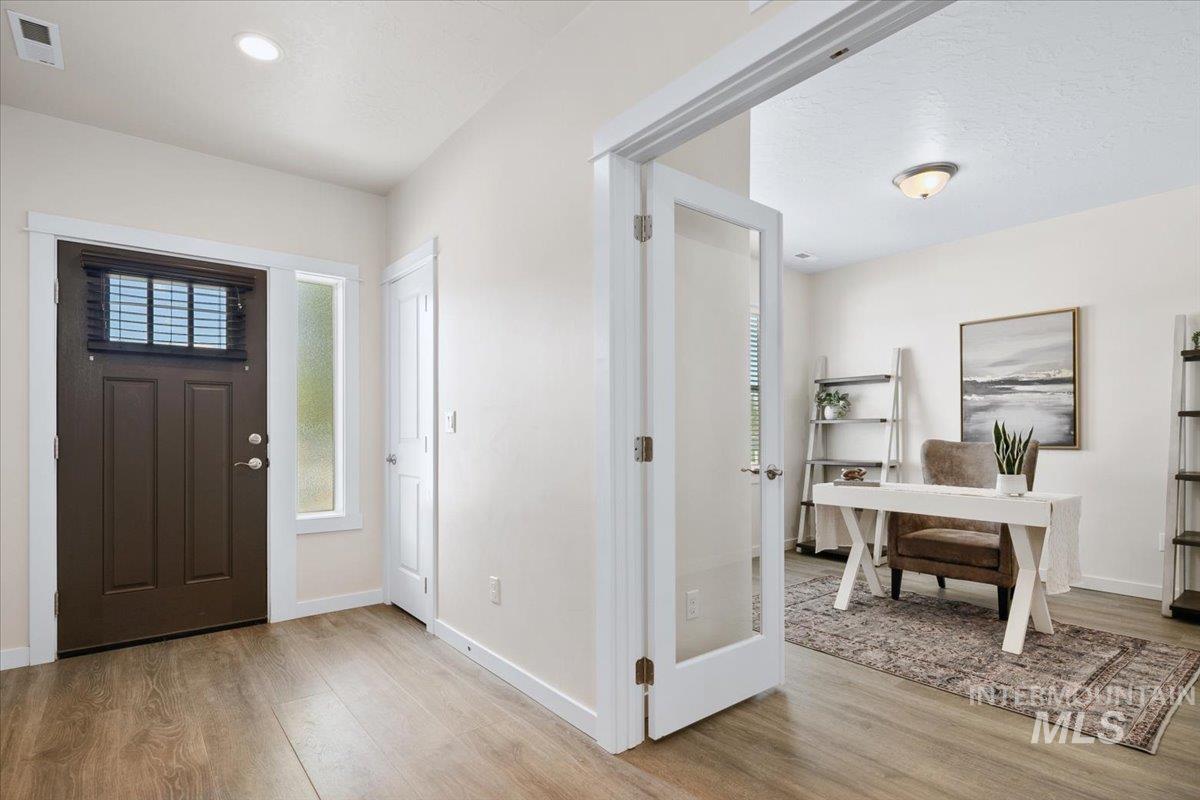 6822 S Maverick Way, Boise, Idaho 83709, 3 Bedrooms, 2 Bathrooms, Residential For Sale, Price $435,000, 98982480