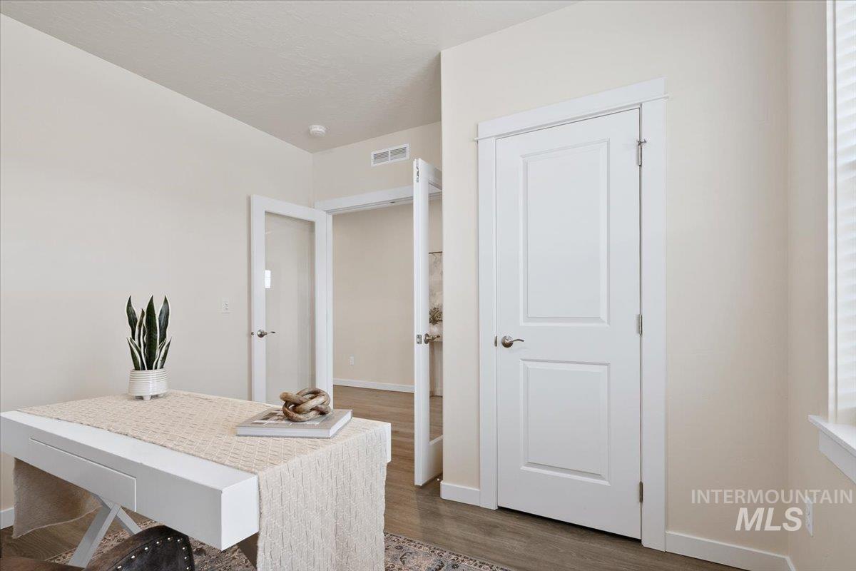 6822 S Maverick Way, Boise, Idaho 83709, 3 Bedrooms, 2 Bathrooms, Residential For Sale, Price $435,000, 98982480