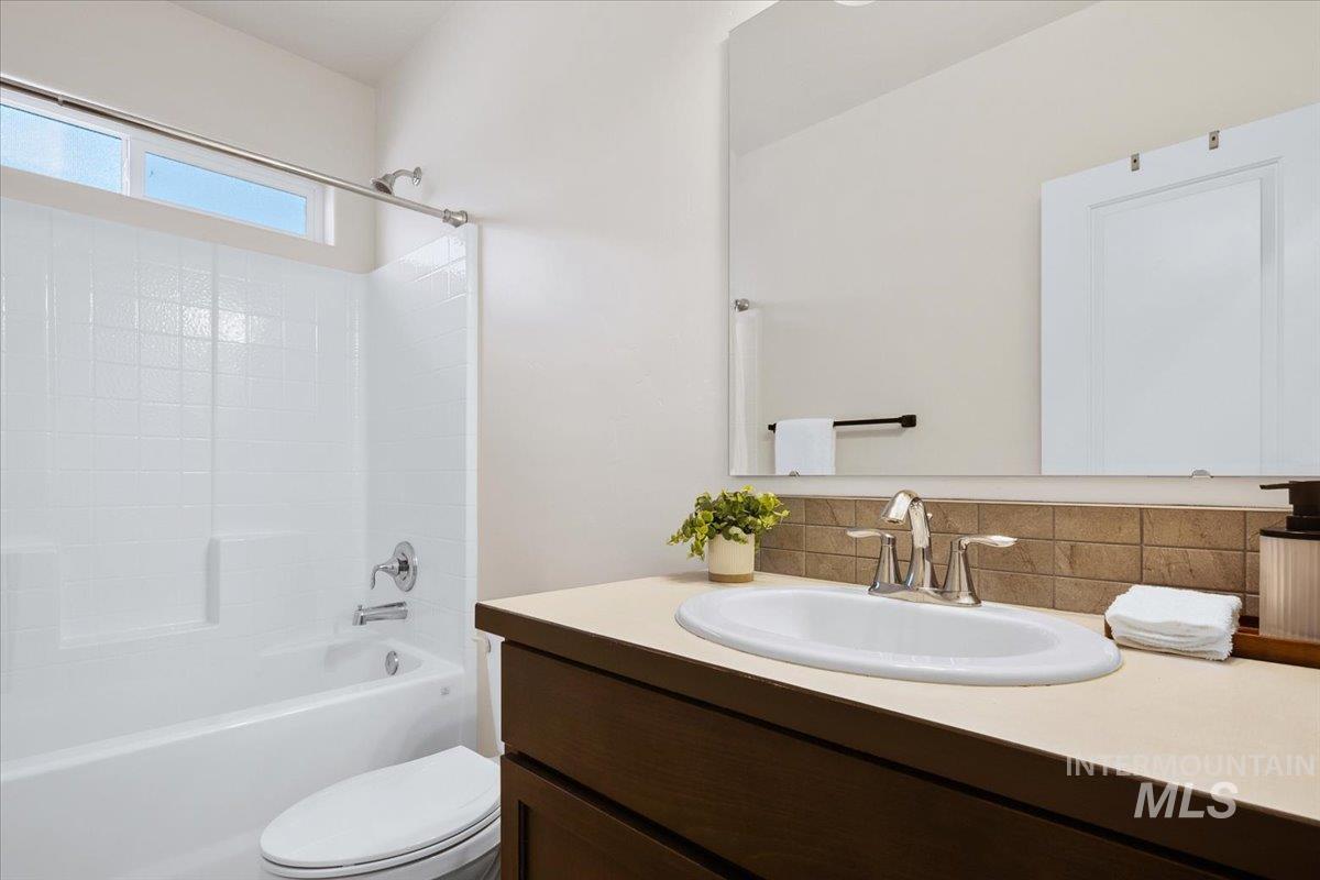 6822 S Maverick Way, Boise, Idaho 83709, 3 Bedrooms, 2 Bathrooms, Residential For Sale, Price $435,000, 98982480