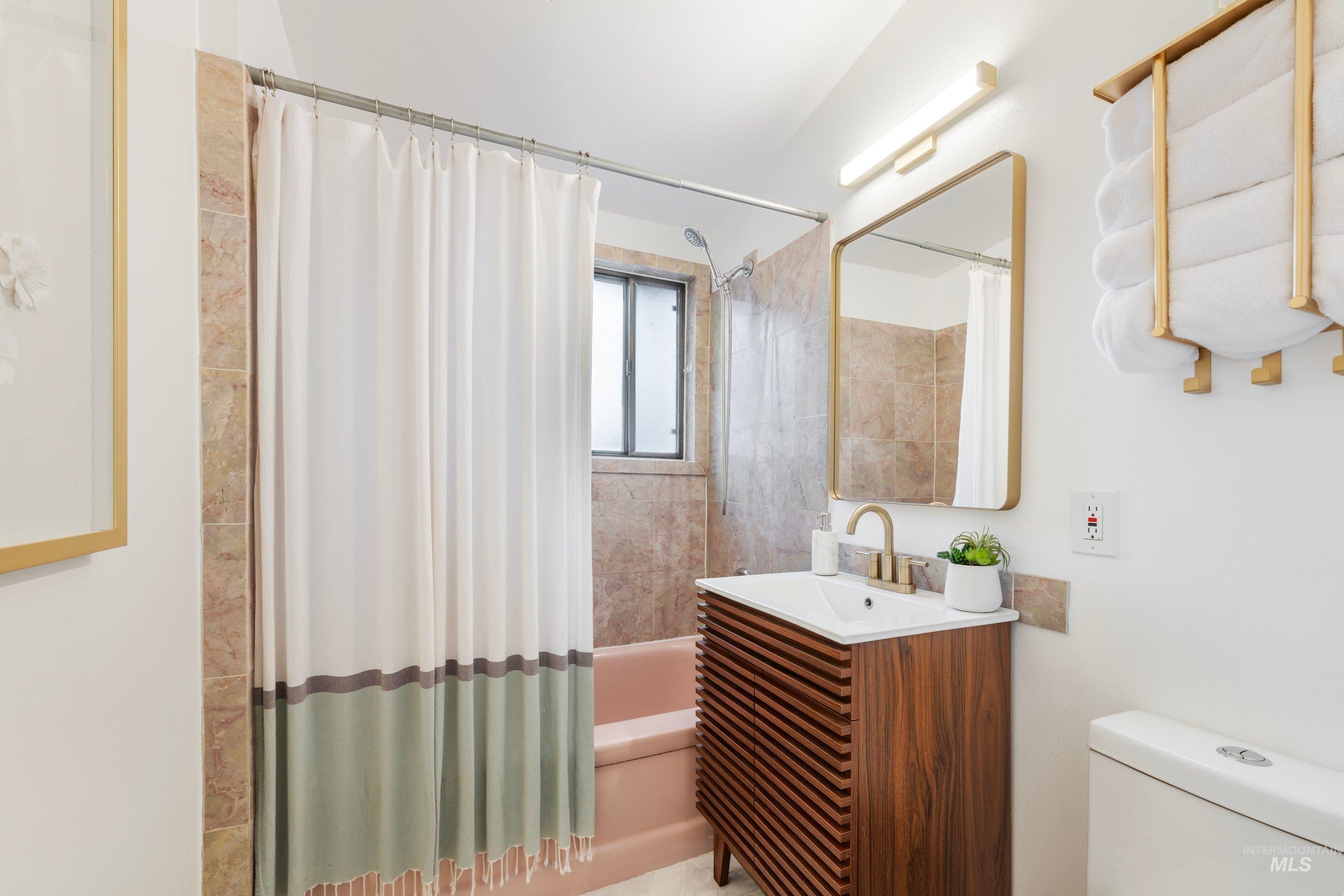 6708 W Holiday Drive, Boise, Idaho 83709, 3 Bedrooms, 2 Bathrooms, Residential For Sale, Price $439,900, 98982482