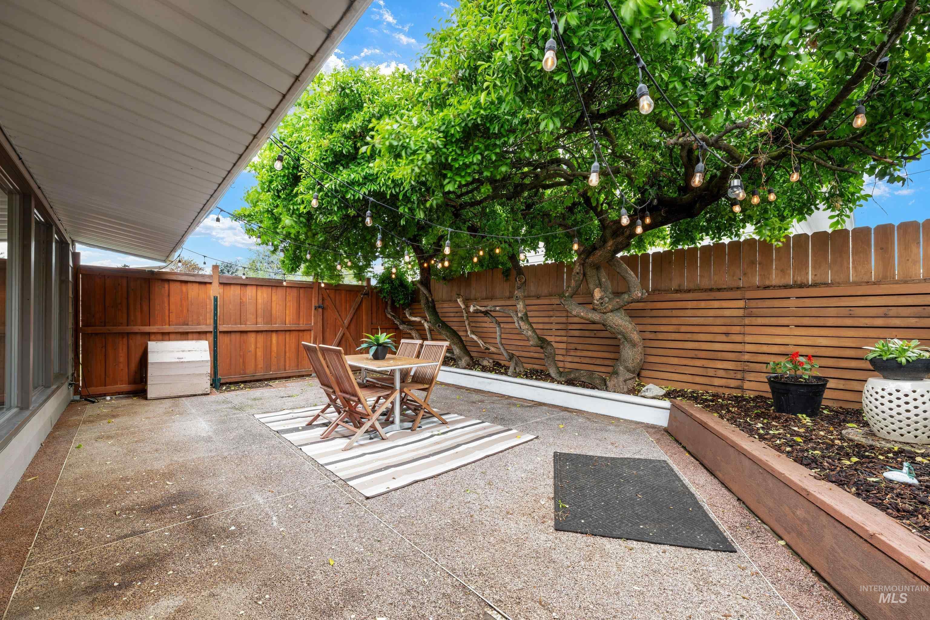 6708 W Holiday Drive, Boise, Idaho 83709, 3 Bedrooms, 2 Bathrooms, Residential For Sale, Price $439,900, 98982482