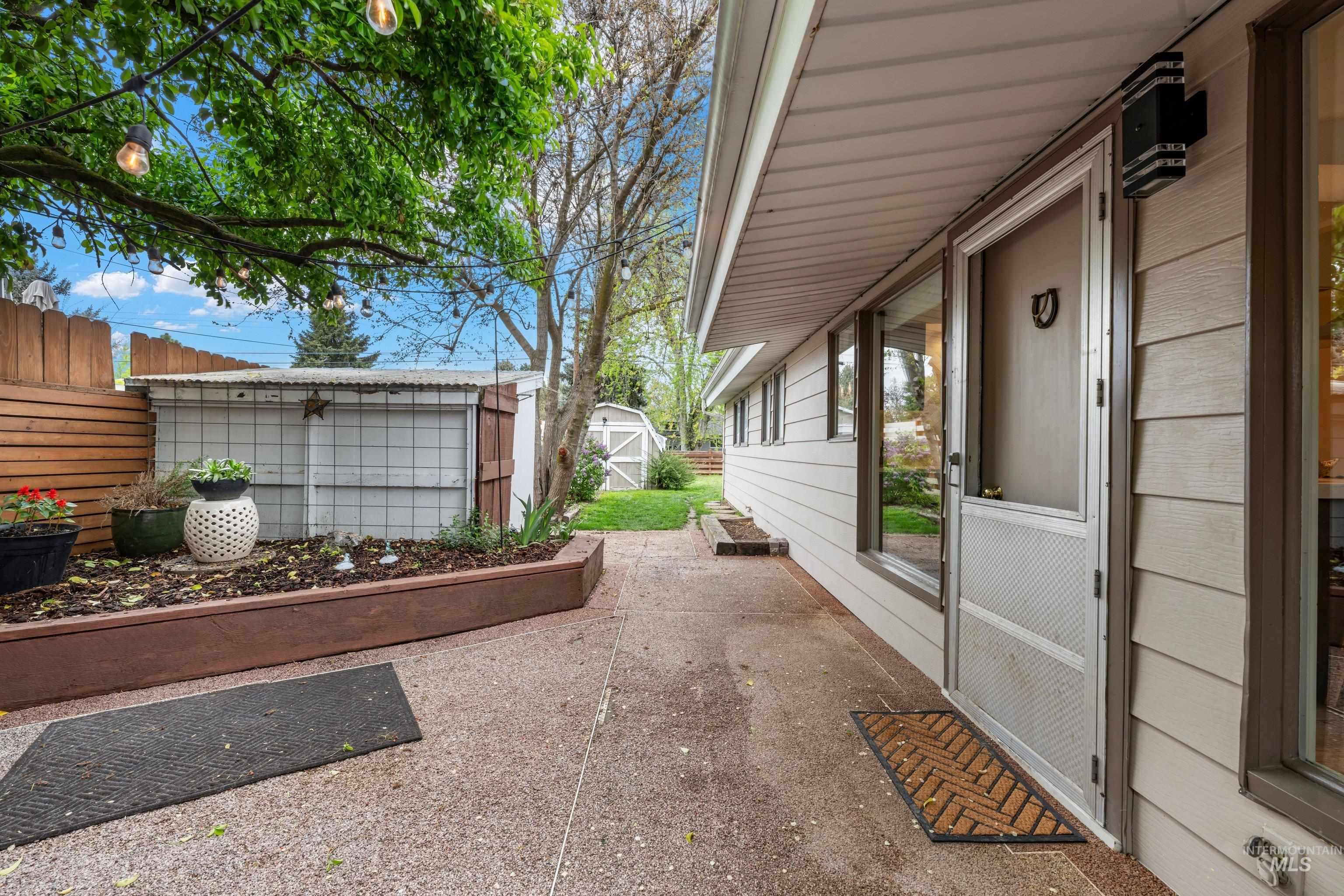 6708 W Holiday Drive, Boise, Idaho 83709, 3 Bedrooms, 2 Bathrooms, Residential For Sale, Price $439,900, 98982482