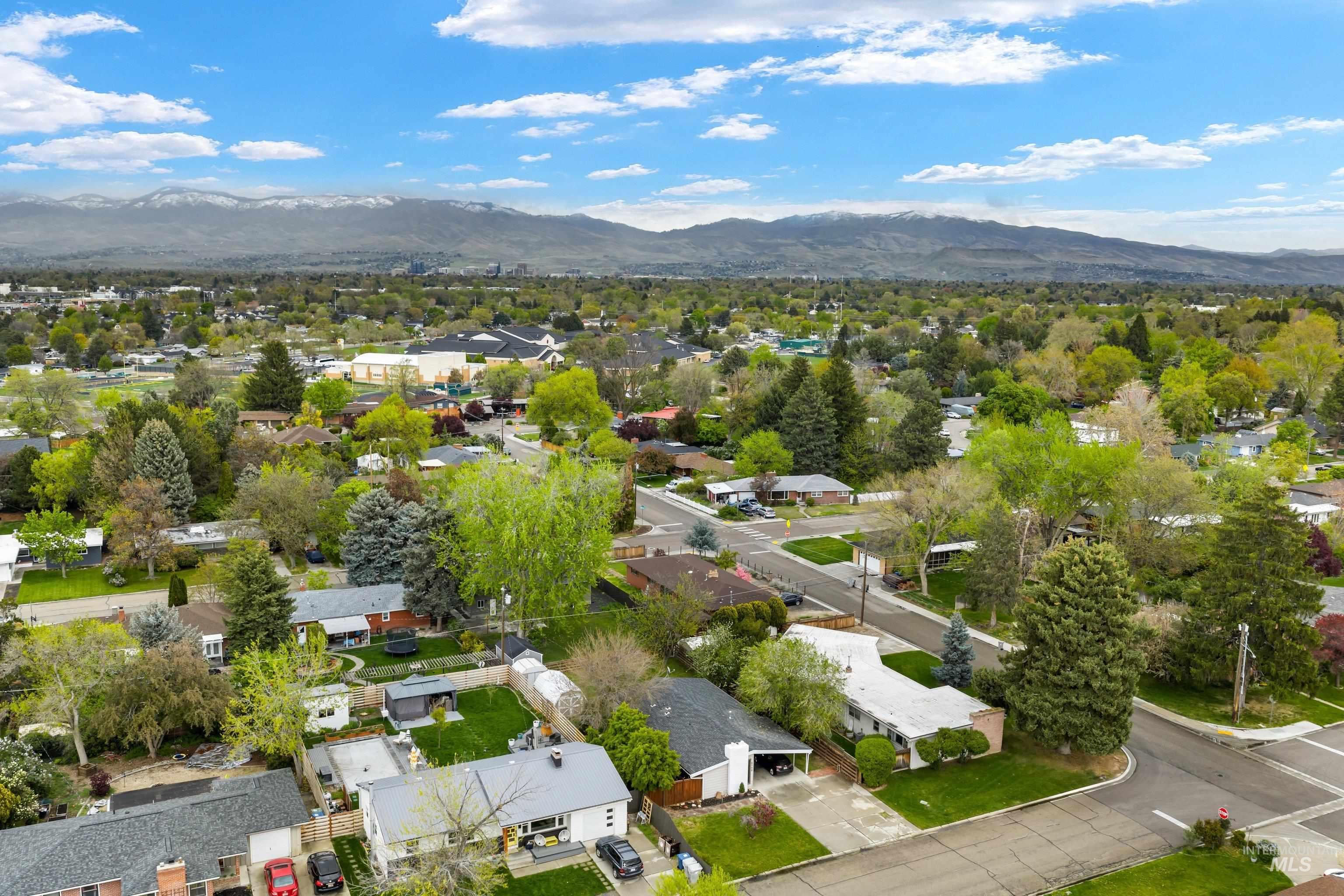 6708 W Holiday Drive, Boise, Idaho 83709, 3 Bedrooms, 2 Bathrooms, Residential For Sale, Price $439,900, 98982482