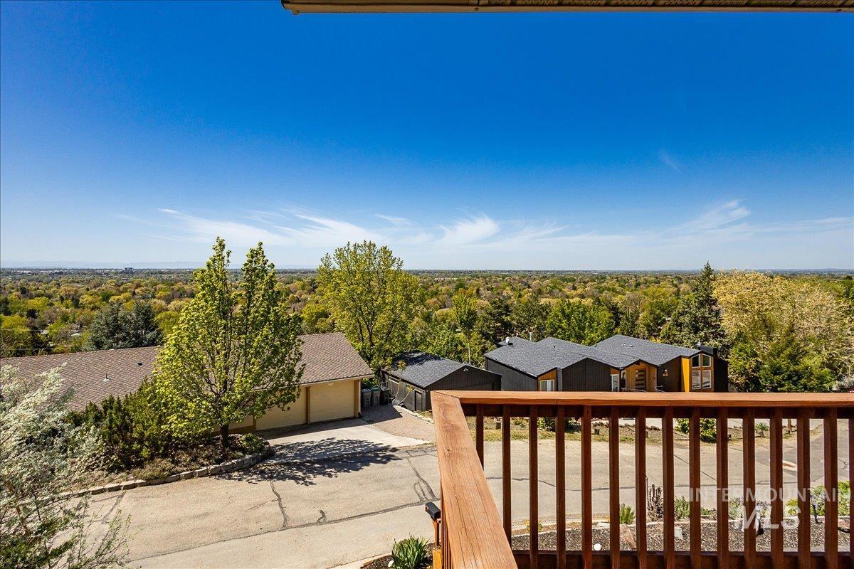 2624 N Hillway Dr, Boise, Idaho 83702, 4 Bedrooms, 2.5 Bathrooms, Residential For Sale, Price $920,000,MLS 98982484