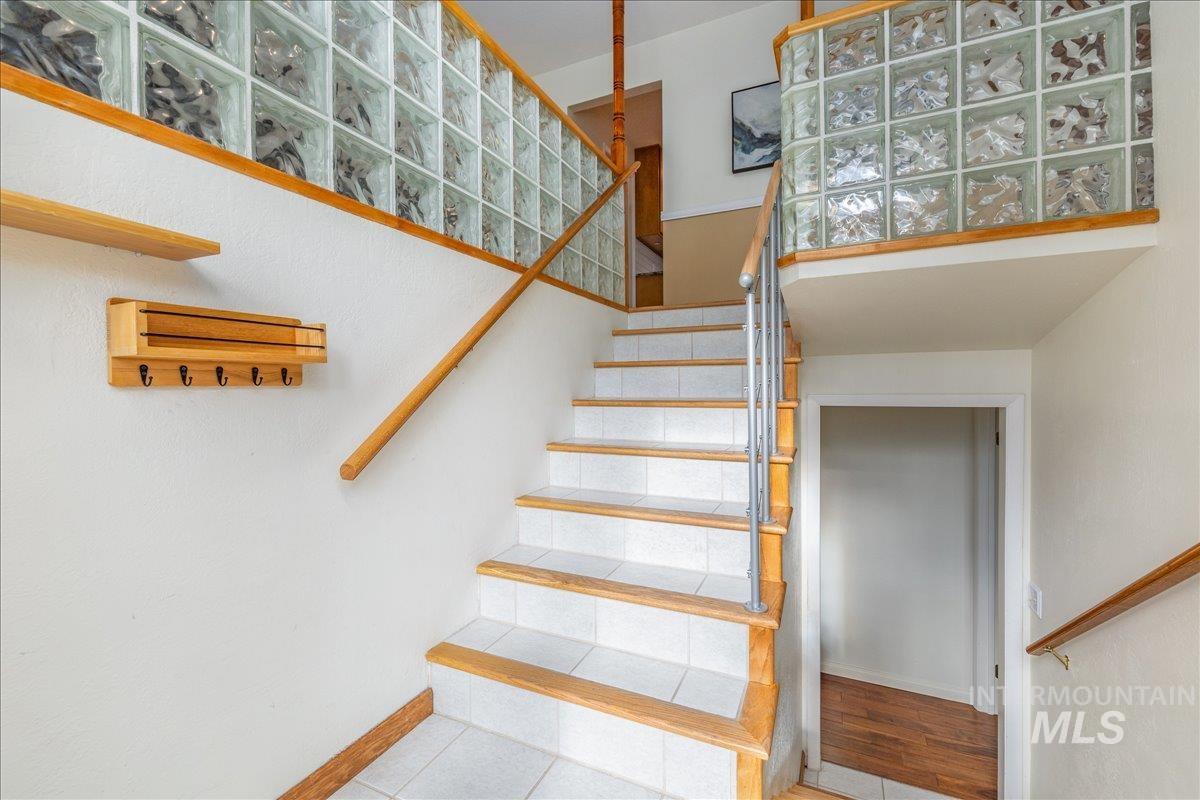 2624 N Hillway Dr, Boise, Idaho 83702, 4 Bedrooms, 2.5 Bathrooms, Residential For Sale, Price $920,000, 98982484