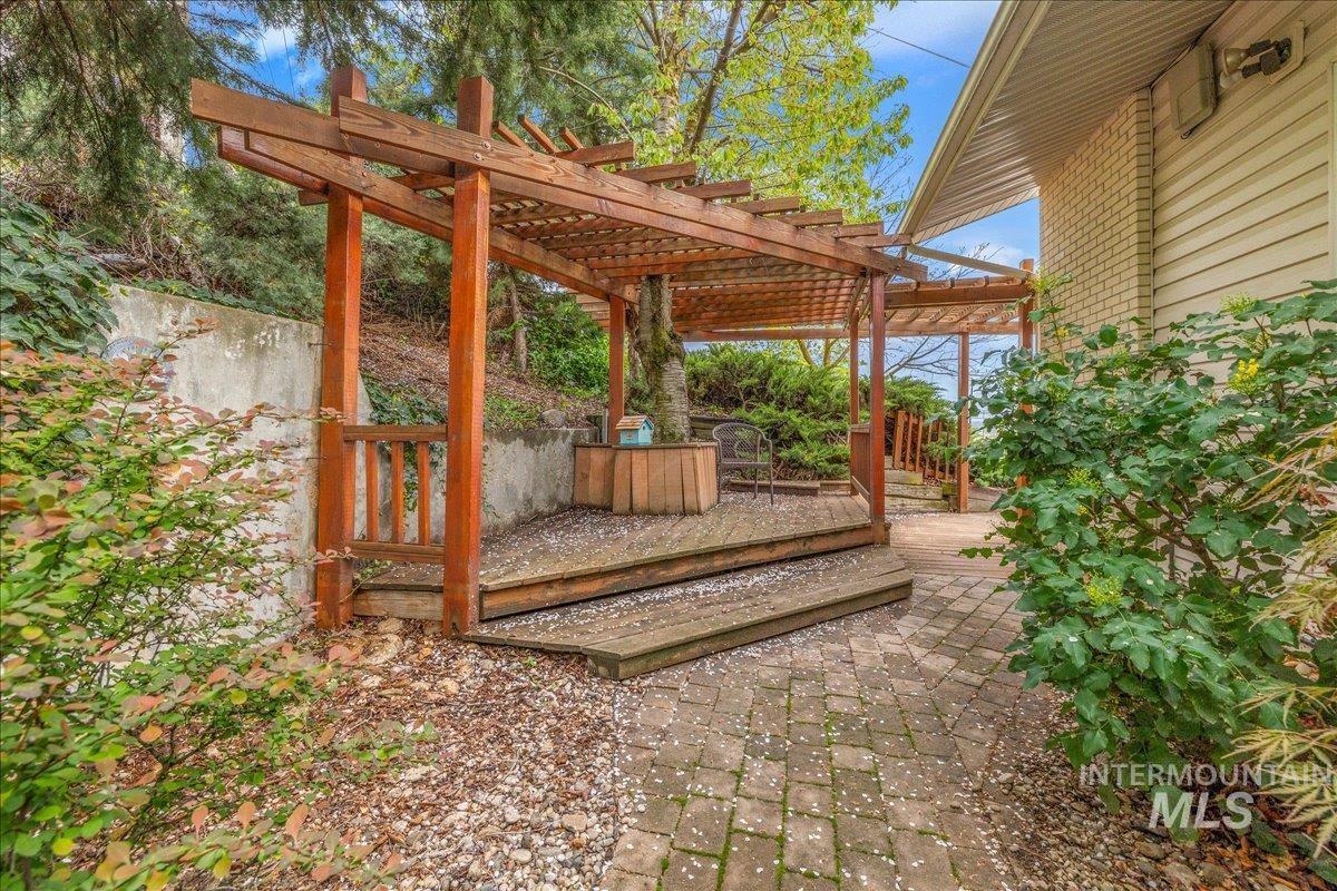 2624 N Hillway Dr, Boise, Idaho 83702, 4 Bedrooms, 2.5 Bathrooms, Residential For Sale, Price $920,000, 98982484