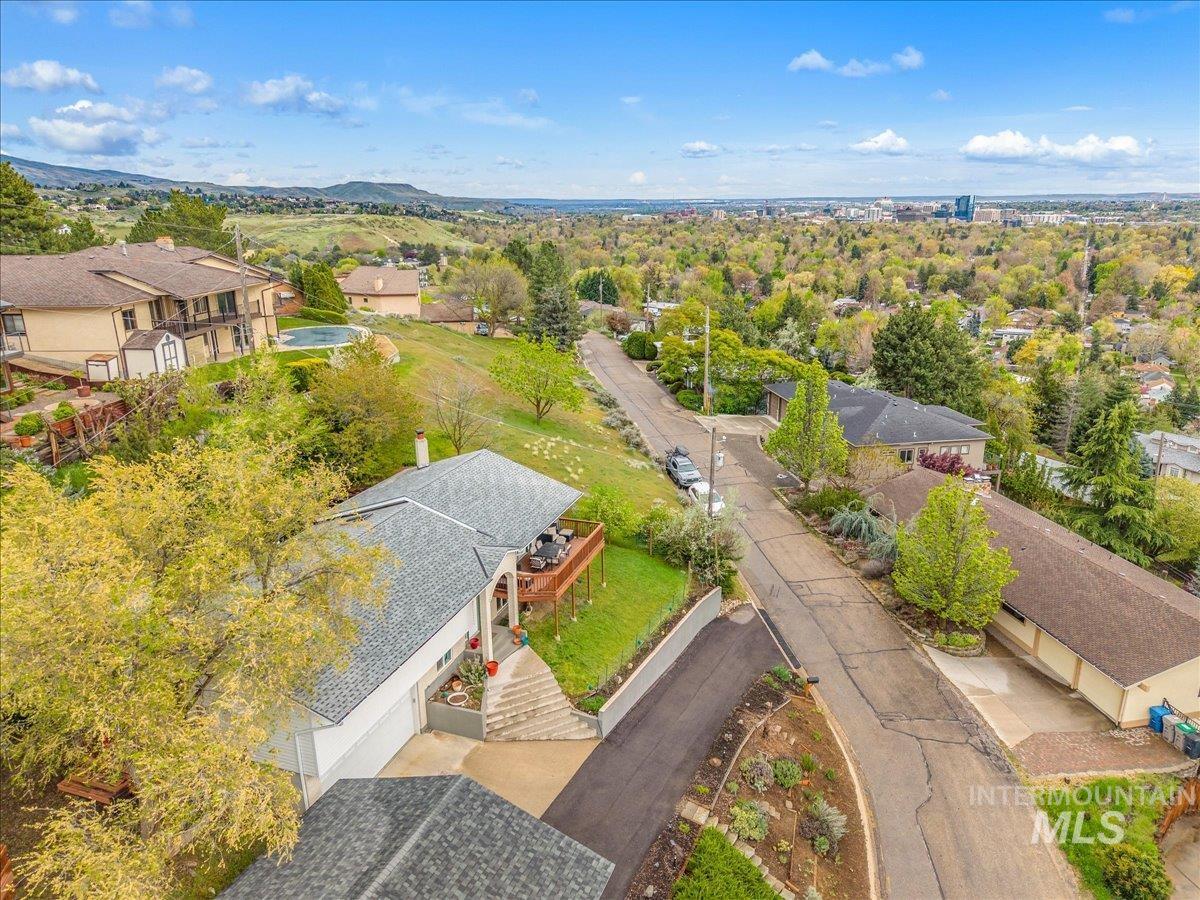 2624 N Hillway Dr, Boise, Idaho 83702, 4 Bedrooms, 2.5 Bathrooms, Residential For Sale, Price $920,000, 98982484