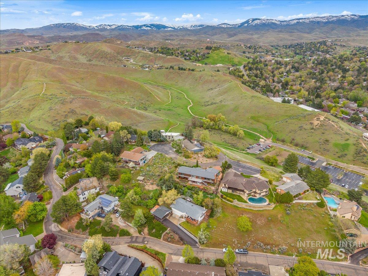 2624 N Hillway Dr, Boise, Idaho 83702, 4 Bedrooms, 2.5 Bathrooms, Residential For Sale, Price $920,000, 98982484