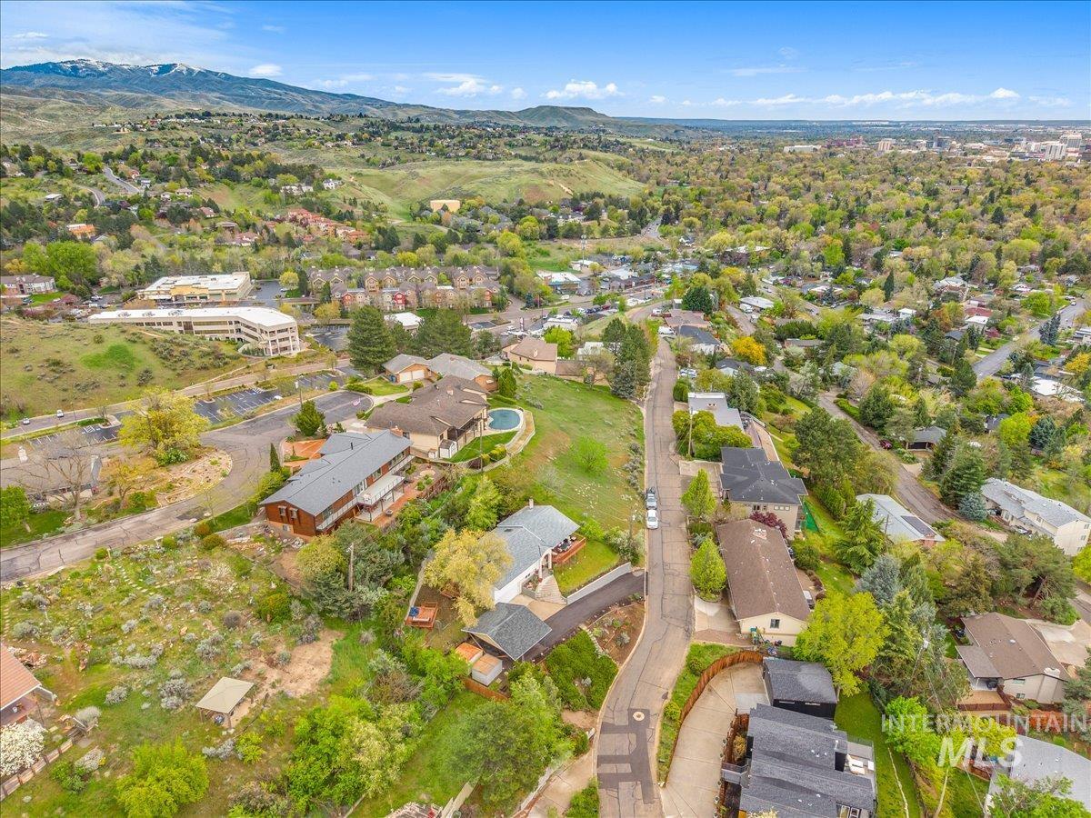 2624 N Hillway Dr, Boise, Idaho 83702, 4 Bedrooms, 2.5 Bathrooms, Residential For Sale, Price $920,000, 98982484