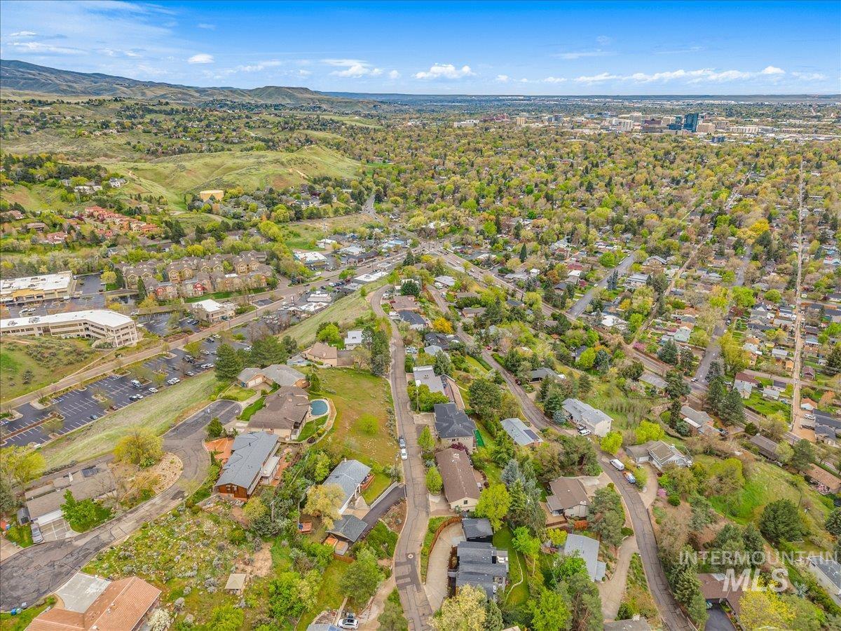 2624 N Hillway Dr, Boise, Idaho 83702, 4 Bedrooms, 2.5 Bathrooms, Residential For Sale, Price $920,000, 98982484