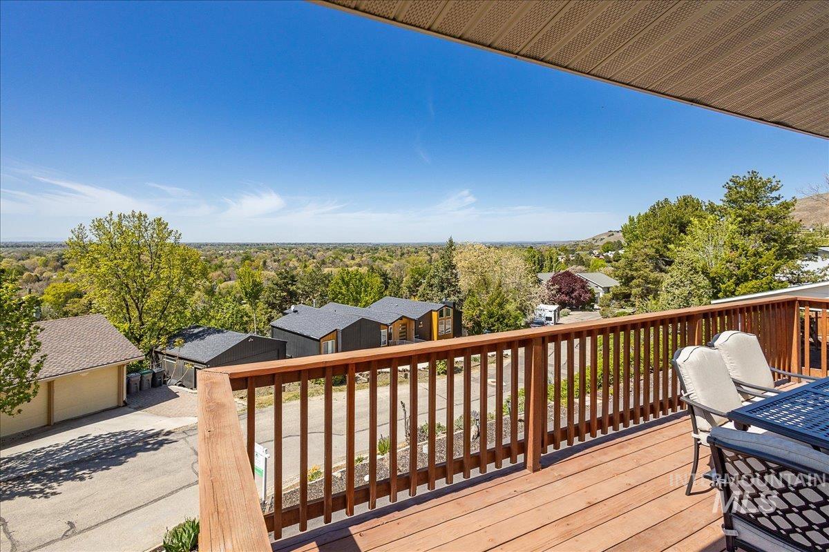 2624 N Hillway Dr, Boise, Idaho 83702, 4 Bedrooms, 2.5 Bathrooms, Residential For Sale, Price $920,000,MLS 98982484