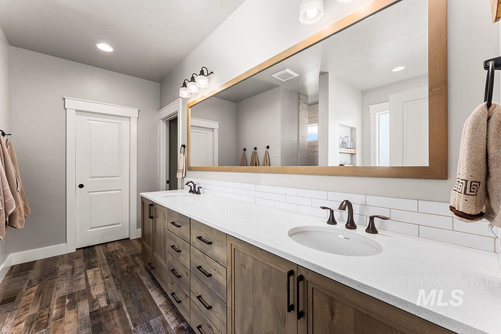 6635 S Liveoak, Boise, Idaho 83716, 4 Bedrooms, 3 Bathrooms, Residential For Sale, Price $1,125,000, 98982486