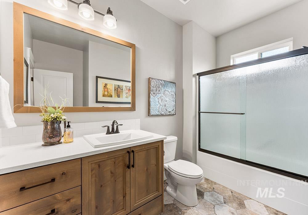 6635 S Liveoak, Boise, Idaho 83716, 4 Bedrooms, 3 Bathrooms, Residential For Sale, Price $1,125,000, 98982486