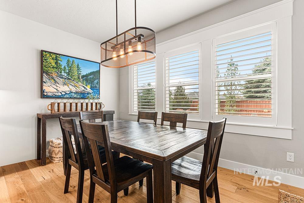 6635 S Liveoak, Boise, Idaho 83716, 4 Bedrooms, 3 Bathrooms, Residential For Sale, Price $1,125,000, 98982486