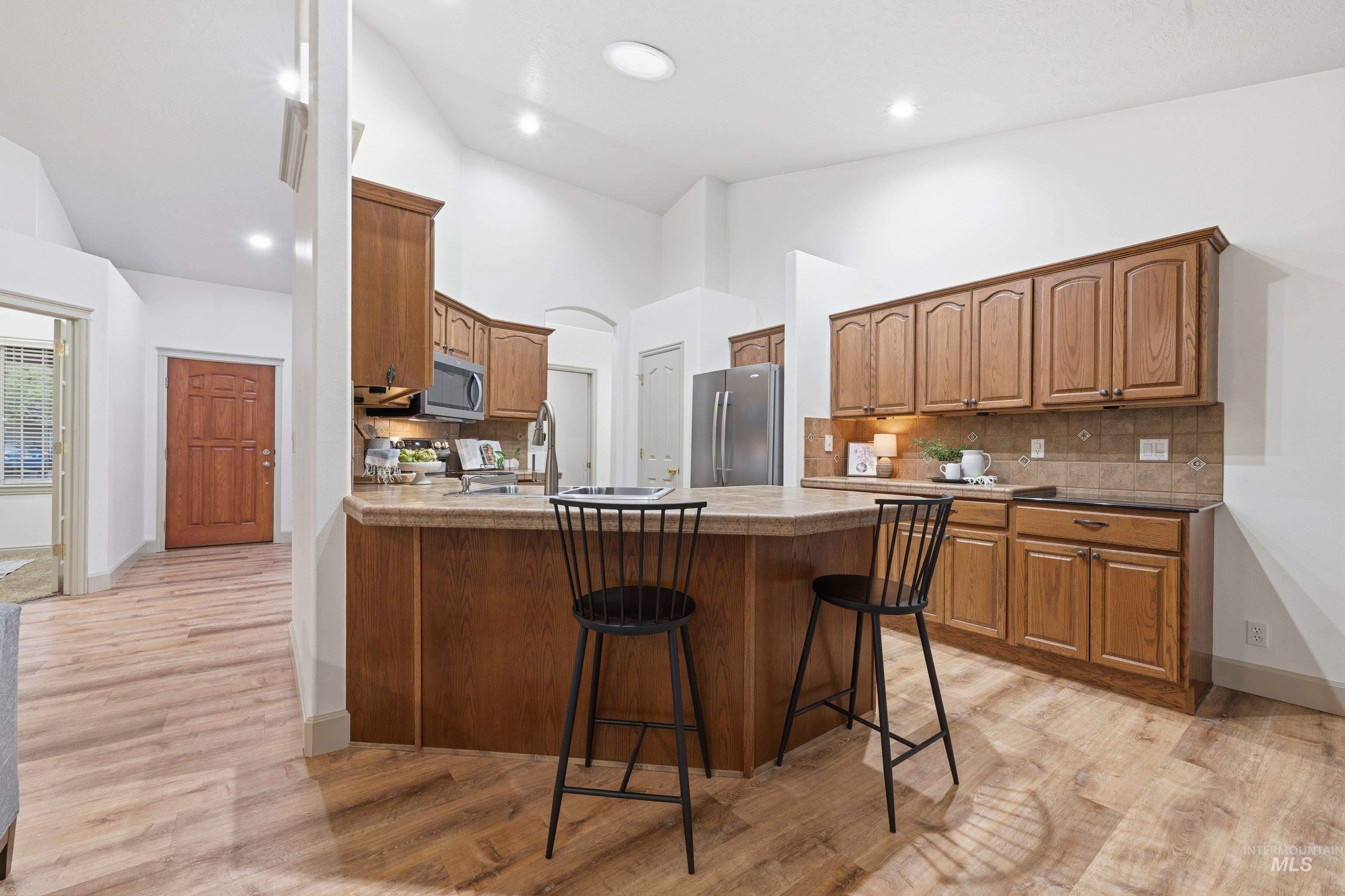 2095 E Celia Ct, Eagle, Idaho 83616, 4 Bedrooms, 2 Bathrooms, Residential For Sale, Price $579,900,MLS 98982488