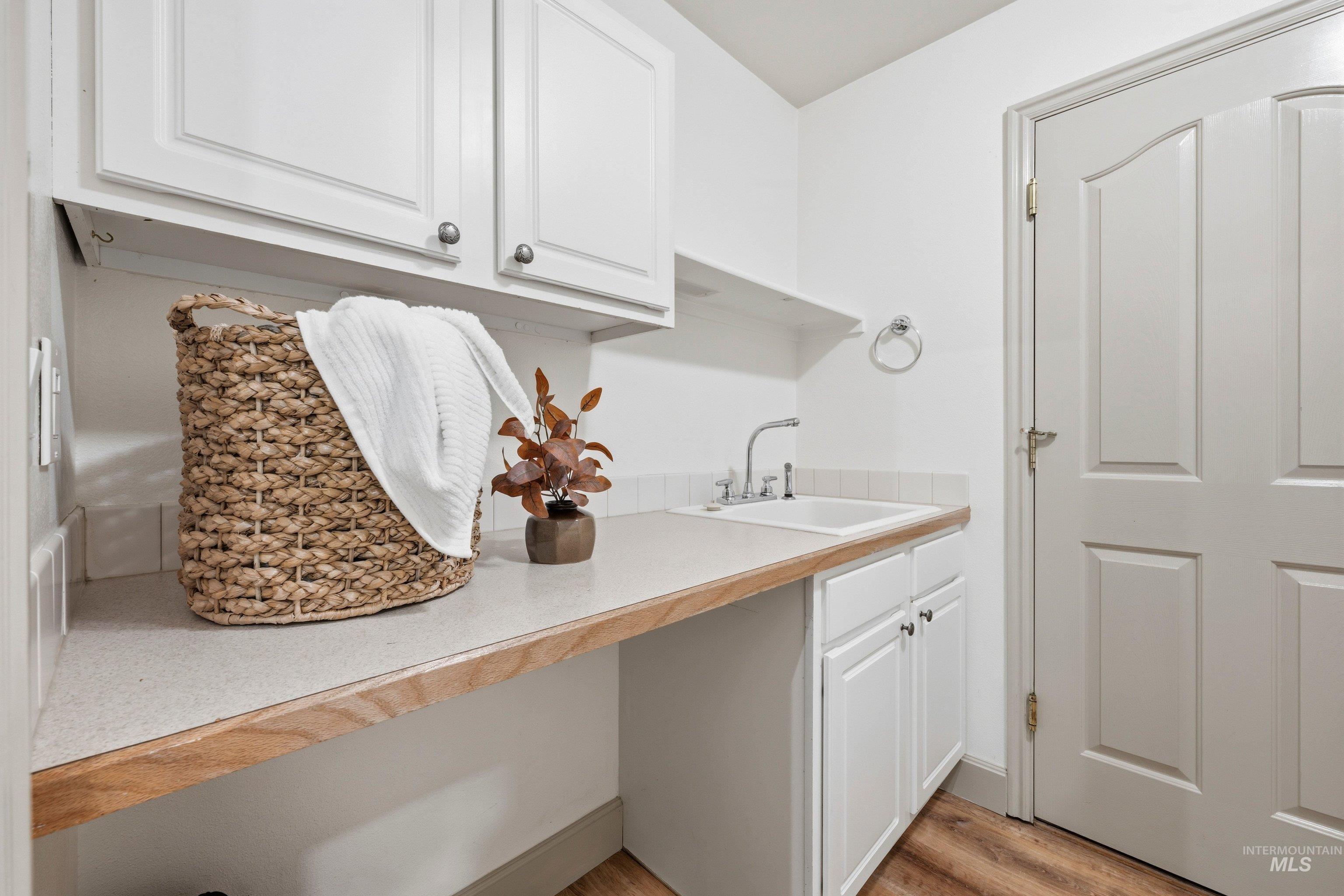 2095 E Celia Ct, Eagle, Idaho 83616, 4 Bedrooms, 2 Bathrooms, Residential For Sale, Price $579,900,MLS 98982488