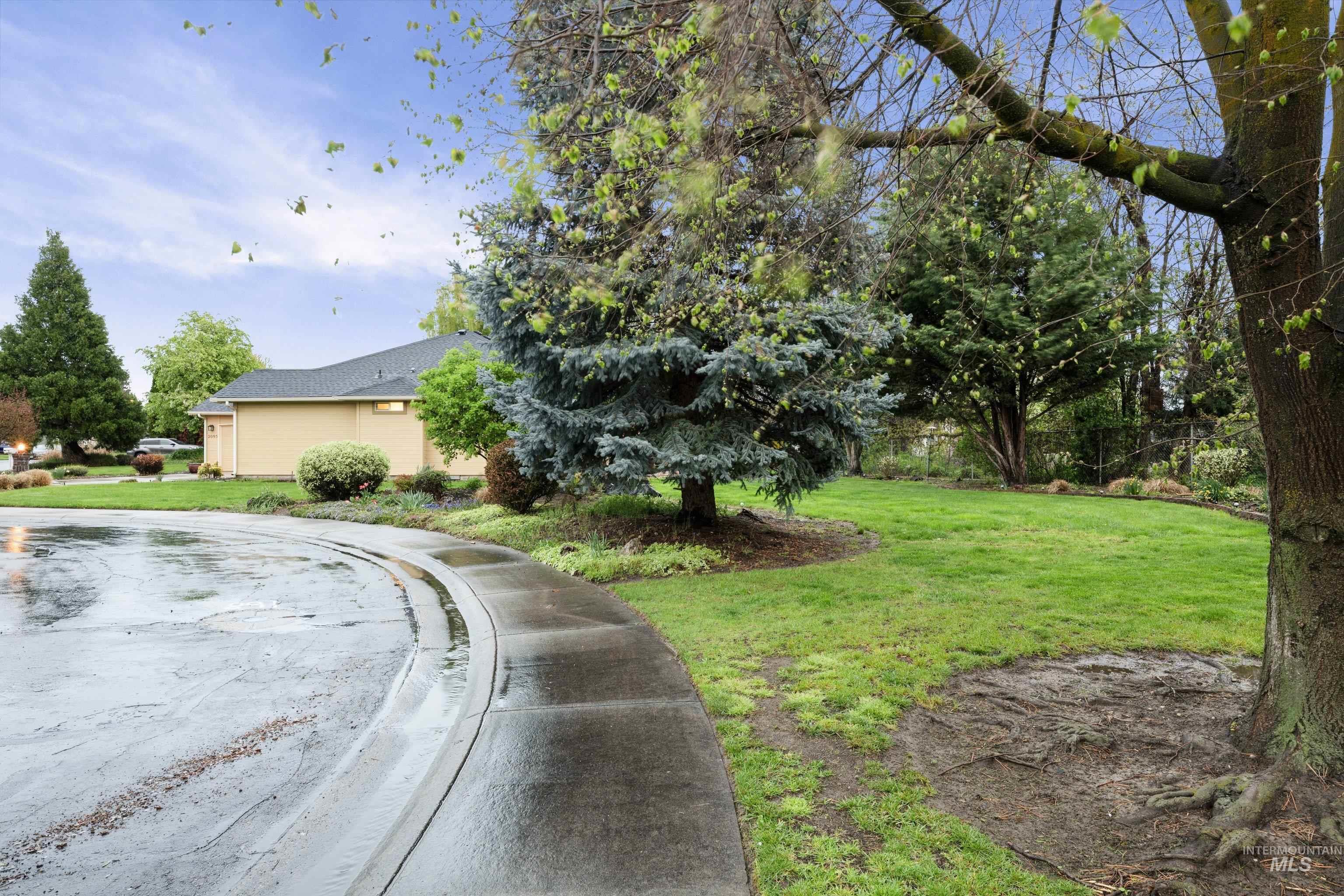 2095 E Celia Ct, Eagle, Idaho 83616, 4 Bedrooms, 2 Bathrooms, Residential For Sale, Price $579,900,MLS 98982488