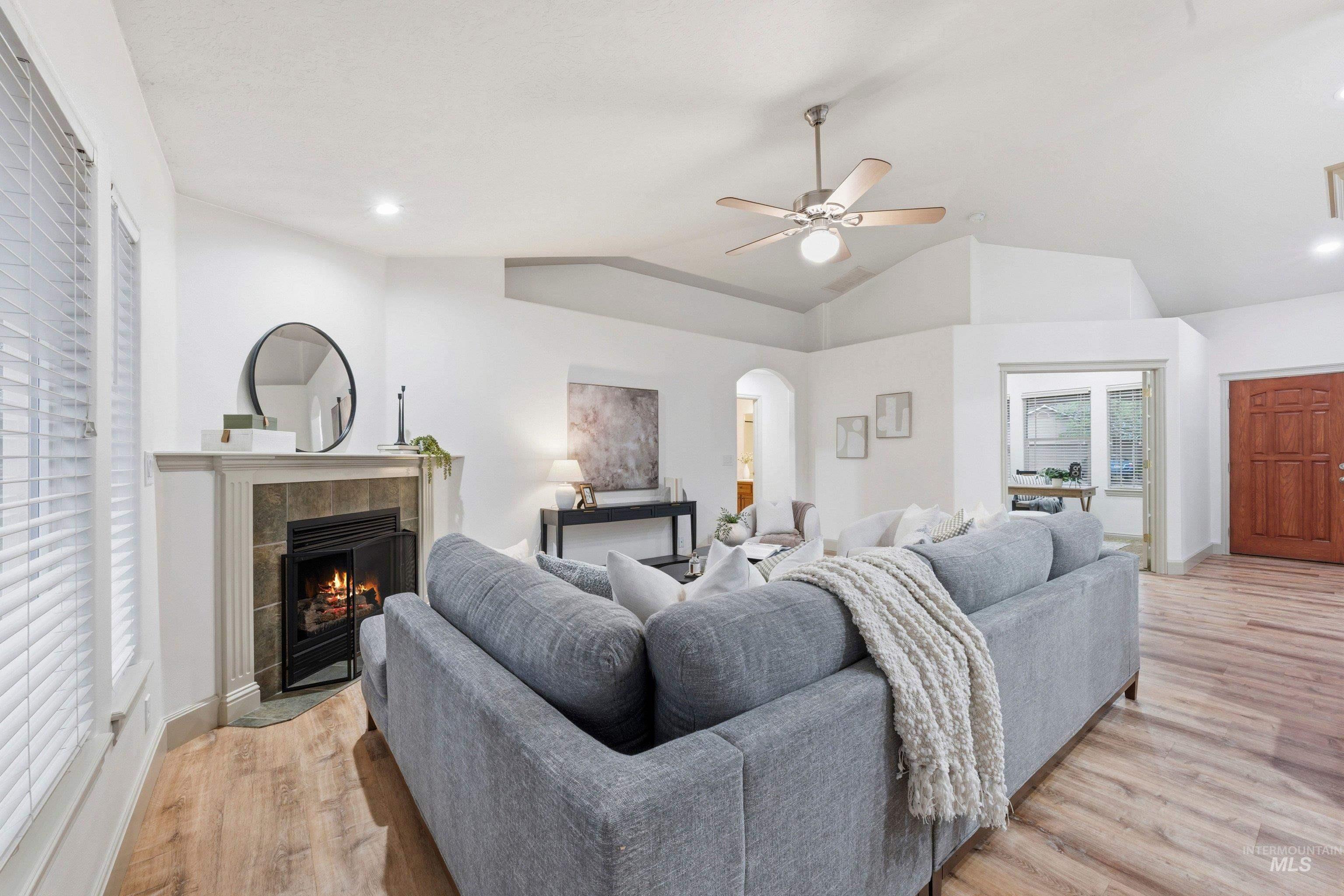 2095 E Celia Ct, Eagle, Idaho 83616, 4 Bedrooms, 2 Bathrooms, Residential For Sale, Price $579,900,MLS 98982488