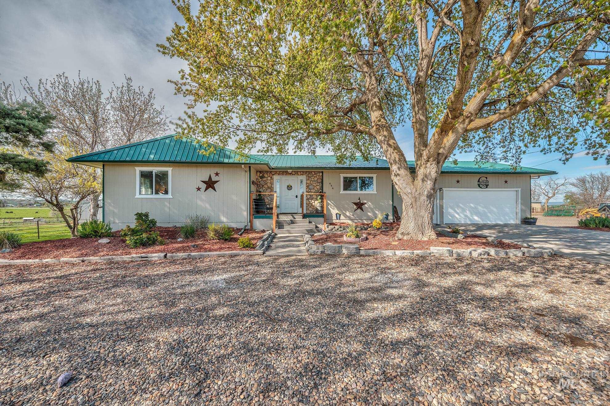 644 Ontario Heights Rd, Ontario, Oregon 97914, 5 Bedrooms, 2.5 Bathrooms, Farm & Ranch For Sale, Price $975,000,MLS 98982490