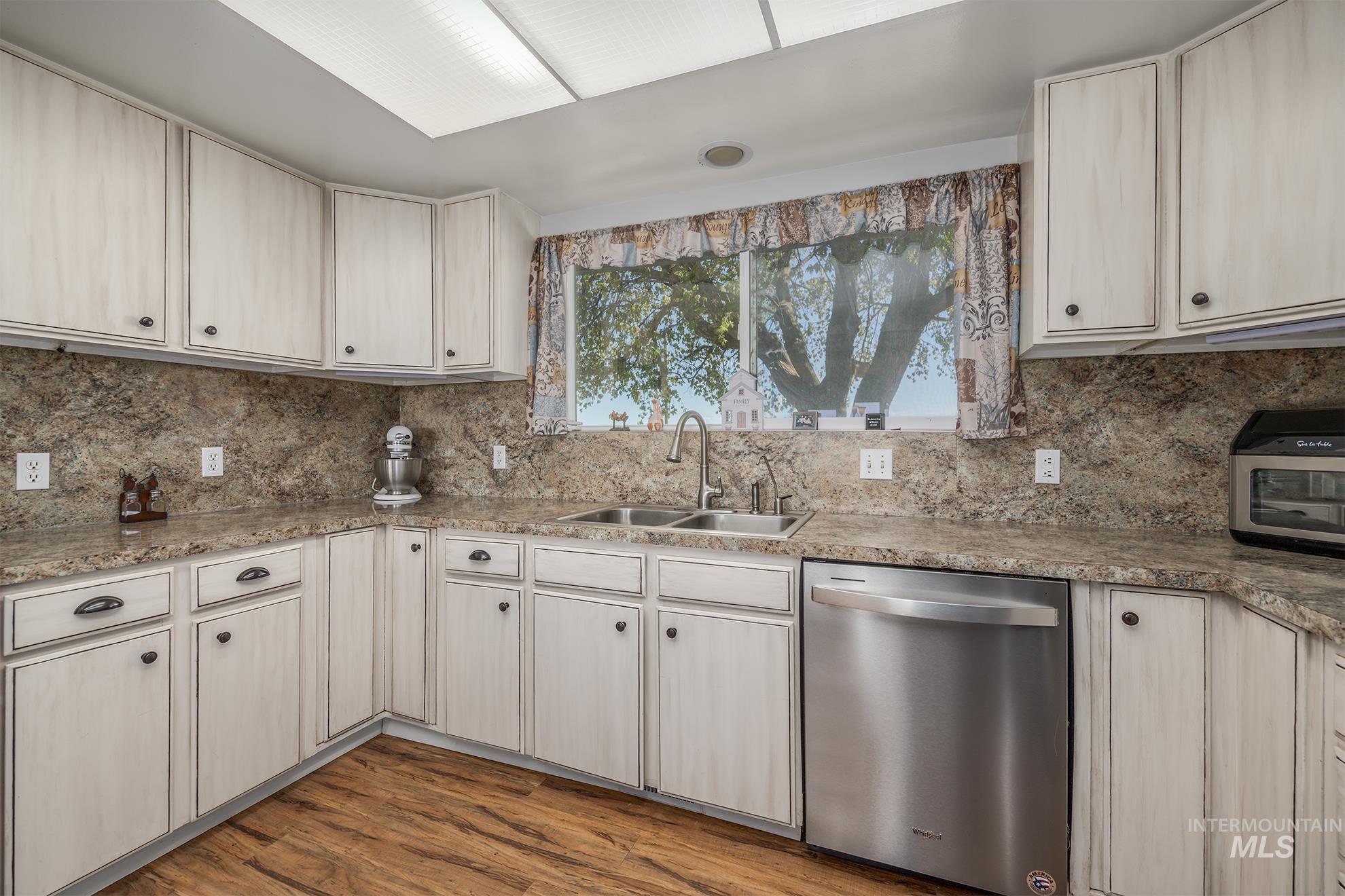 644 Ontario Heights Rd, Ontario, Oregon 97914, 5 Bedrooms, 2.5 Bathrooms, Farm & Ranch For Sale, Price $975,000, 98982490