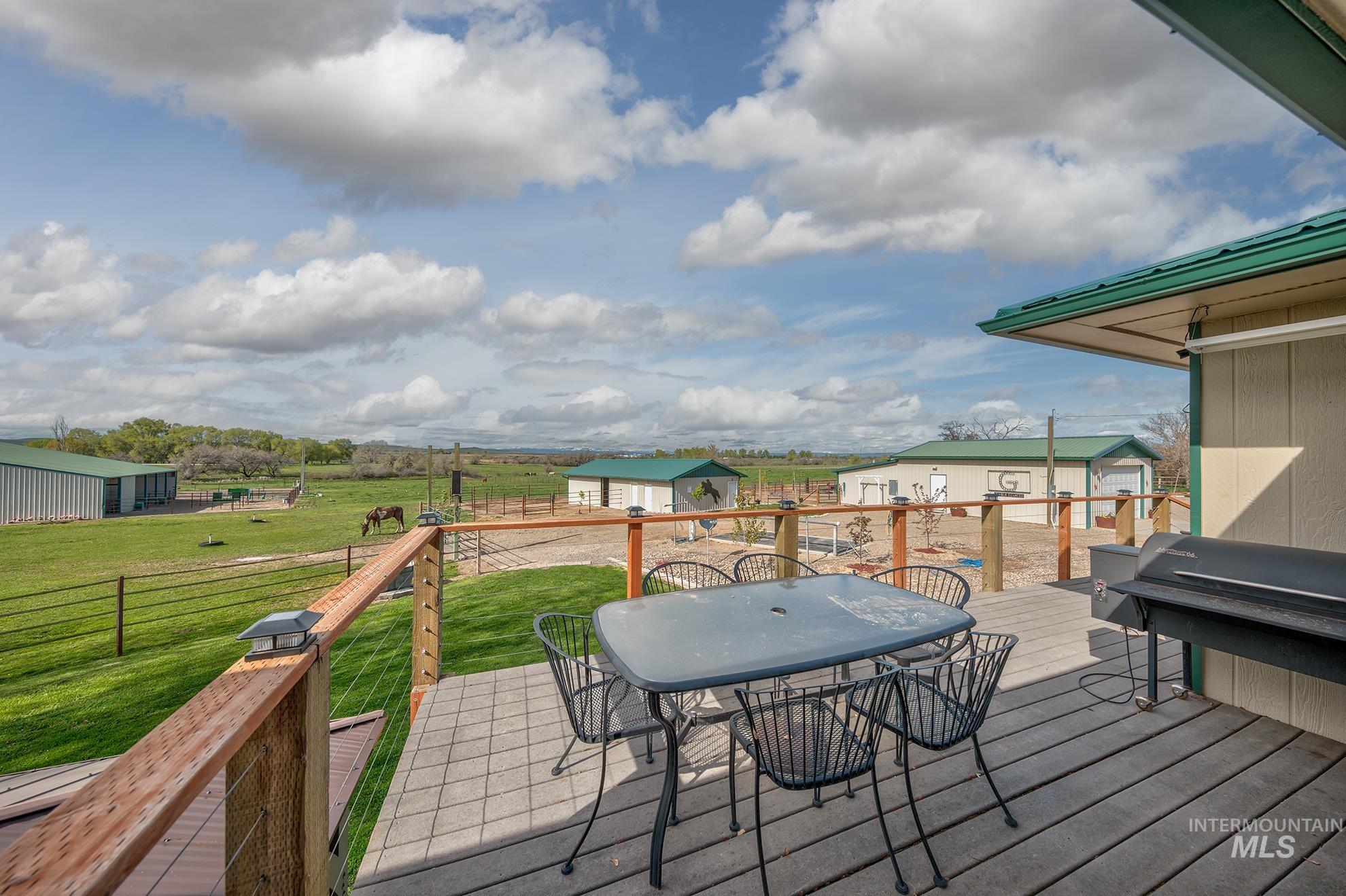 644 Ontario Heights Rd, Ontario, Oregon 97914, 5 Bedrooms, 2.5 Bathrooms, Farm & Ranch For Sale, Price $975,000, 98982490