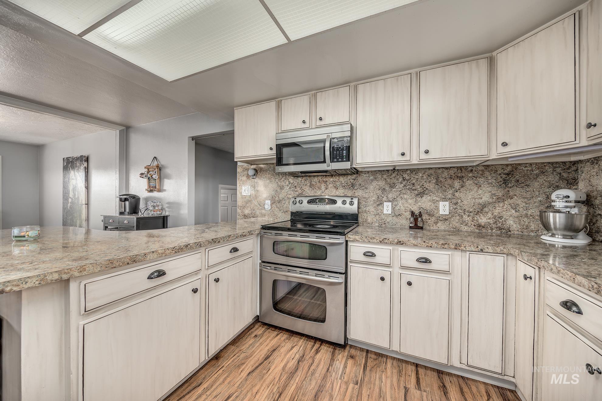 644 Ontario Heights Rd, Ontario, Oregon 97914, 5 Bedrooms, 2.5 Bathrooms, Residential For Sale, Price $975,000,MLS 98982491