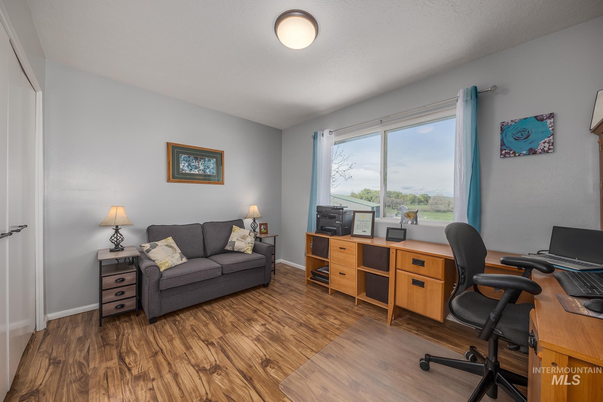 644 Ontario Heights Rd, Ontario, Oregon 97914, 5 Bedrooms, 2.5 Bathrooms, Residential For Sale, Price $975,000,MLS 98982491