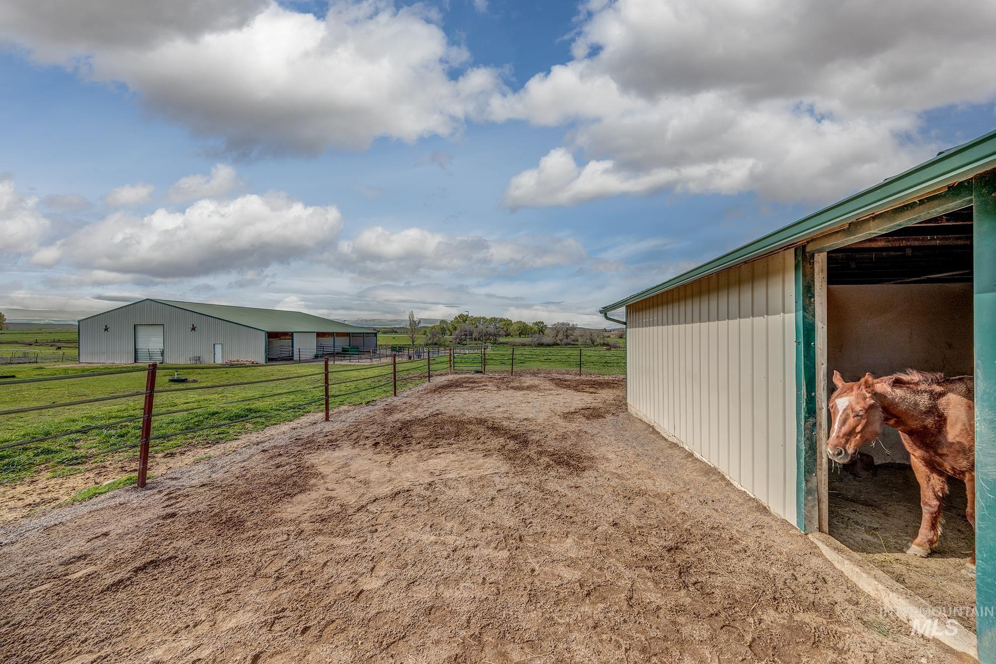 644 Ontario Heights Rd, Ontario, Oregon 97914, 5 Bedrooms, 2.5 Bathrooms, Residential For Sale, Price $975,000,MLS 98982491