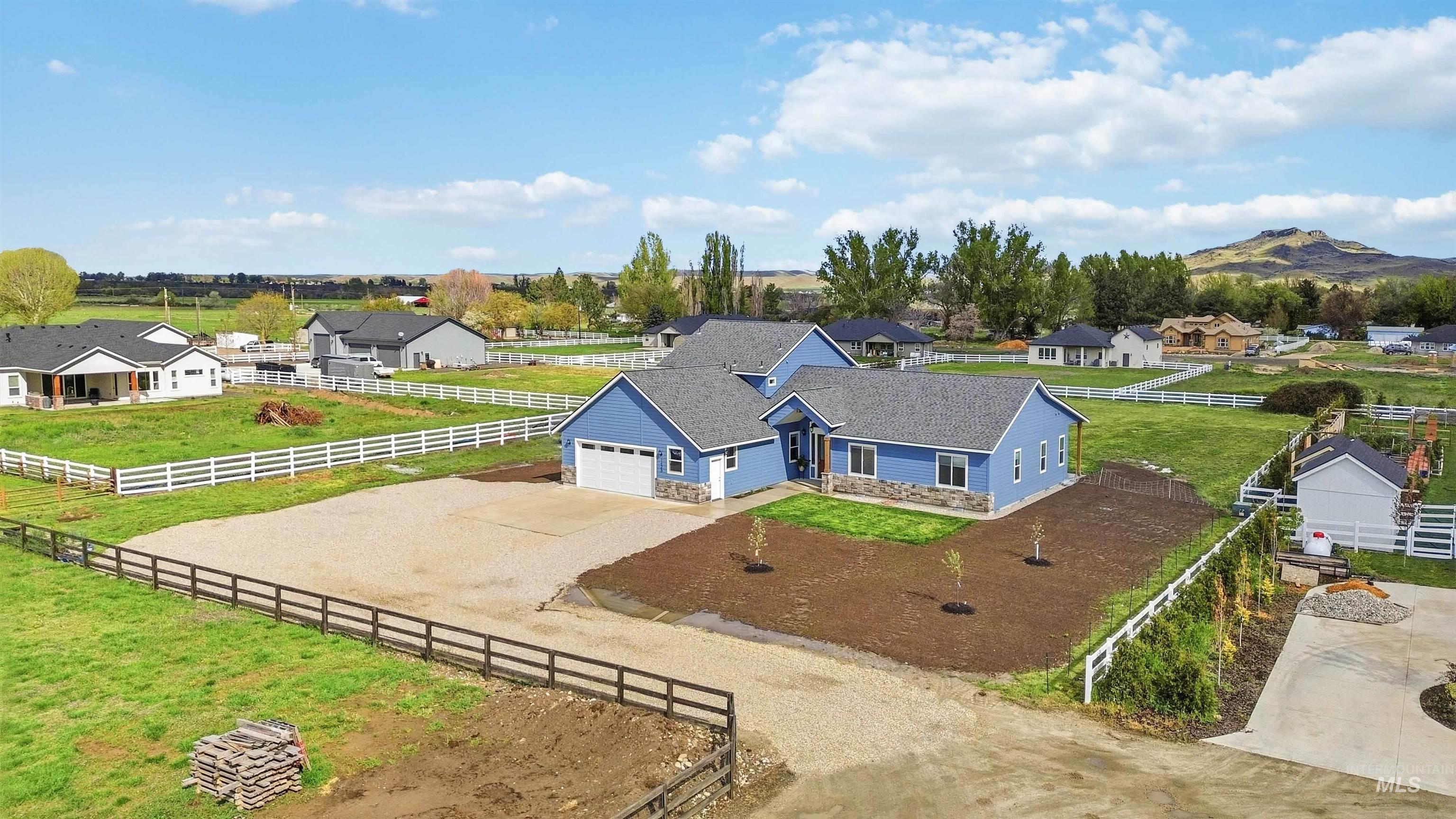 1425 Connelly Ln, Emmett, Idaho 83617, 4 Bedrooms, 3.5 Bathrooms, Residential For Sale, Price $1,124,000,MLS 98982492