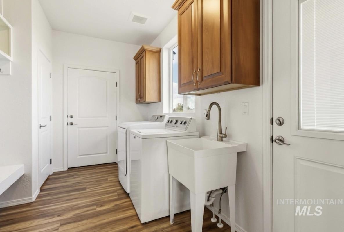 1425 Connelly Ln, Emmett, Idaho 83617, 4 Bedrooms, 3.5 Bathrooms, Residential For Sale, Price $1,199,000,MLS 98982492