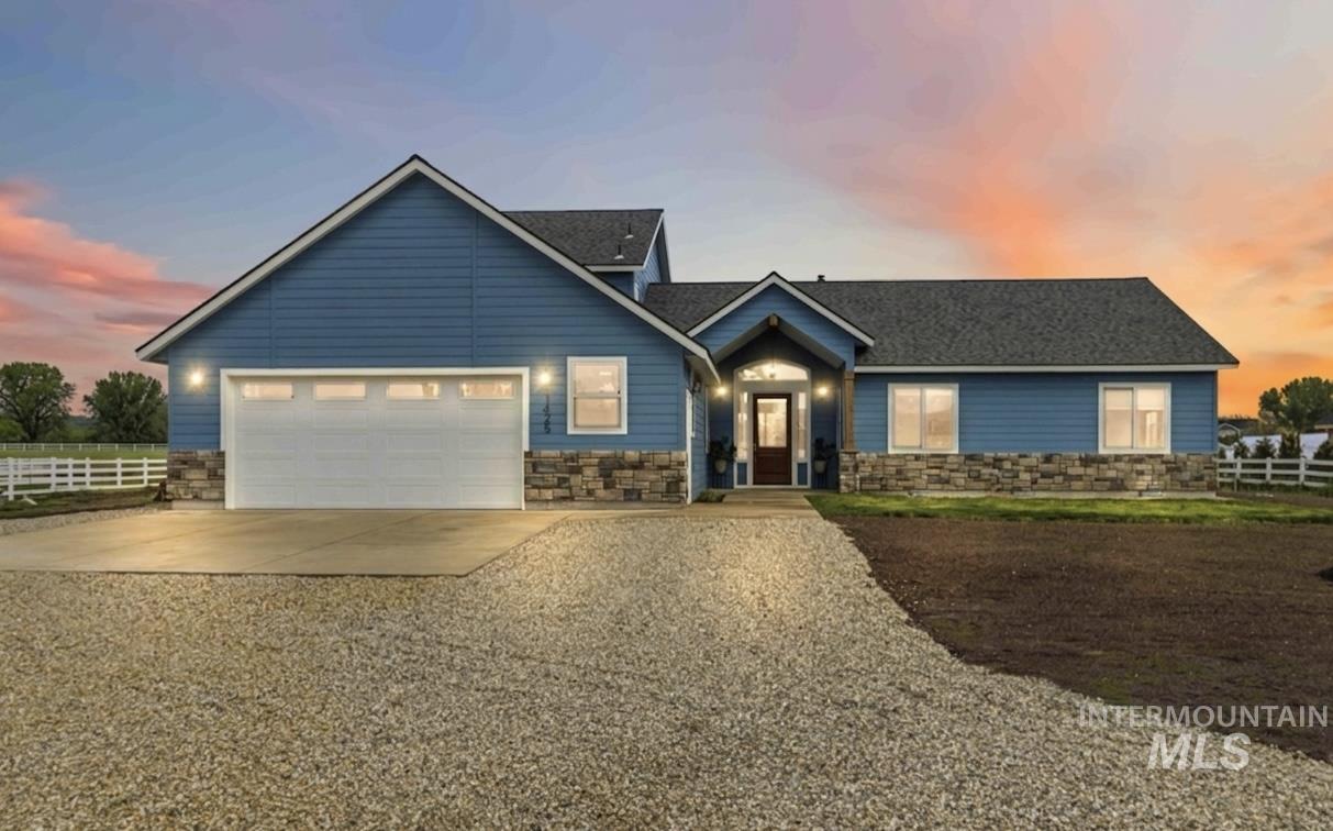 1425 Connelly Ln, Emmett, Idaho 83617, 4 Bedrooms, 3.5 Bathrooms, Residential For Sale, Price $1,124,000,MLS 98982492