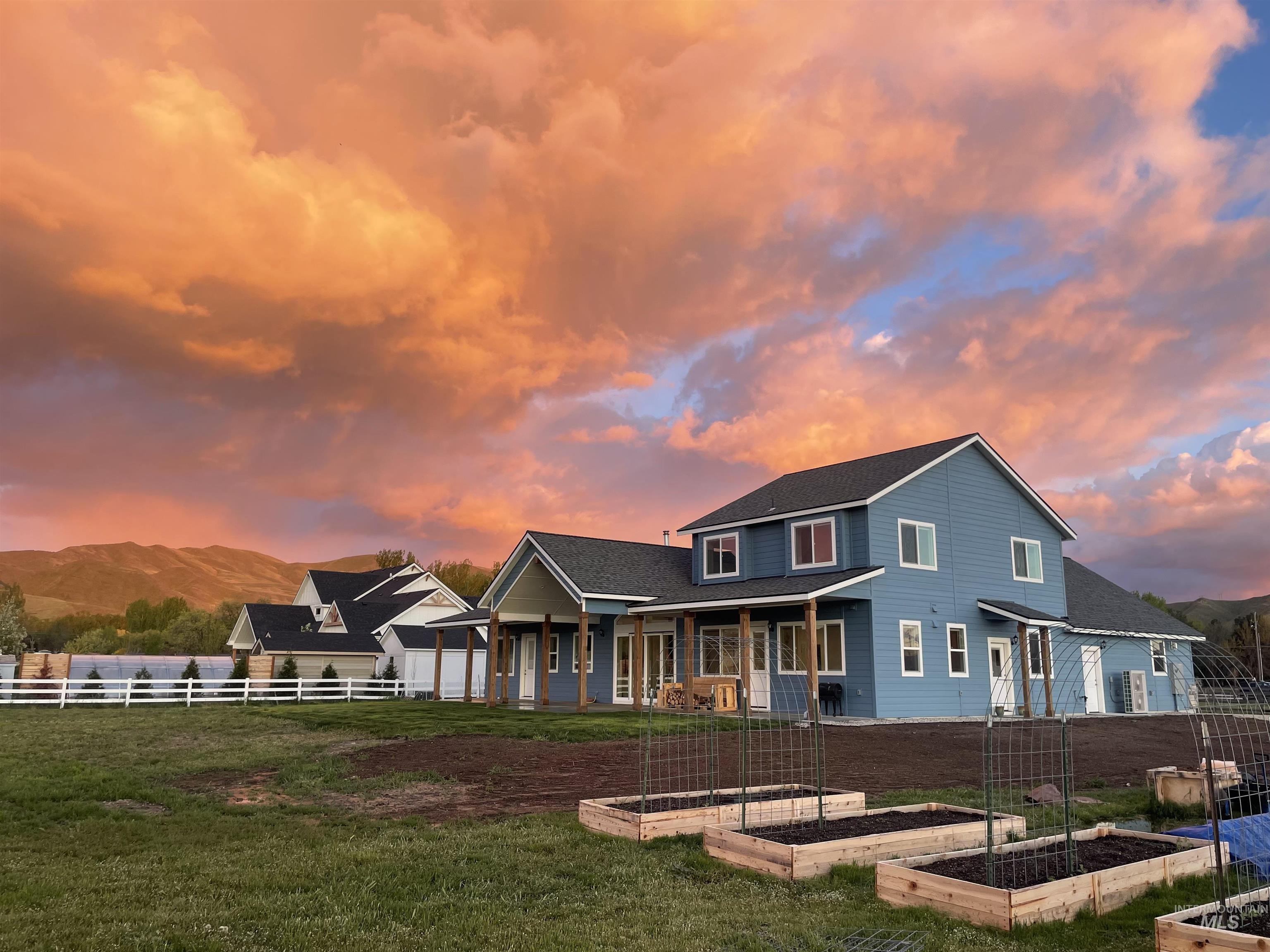 1425 Connelly Ln, Emmett, Idaho 83617, 4 Bedrooms, 3.5 Bathrooms, Residential For Sale, Price $1,099,000, 98982492