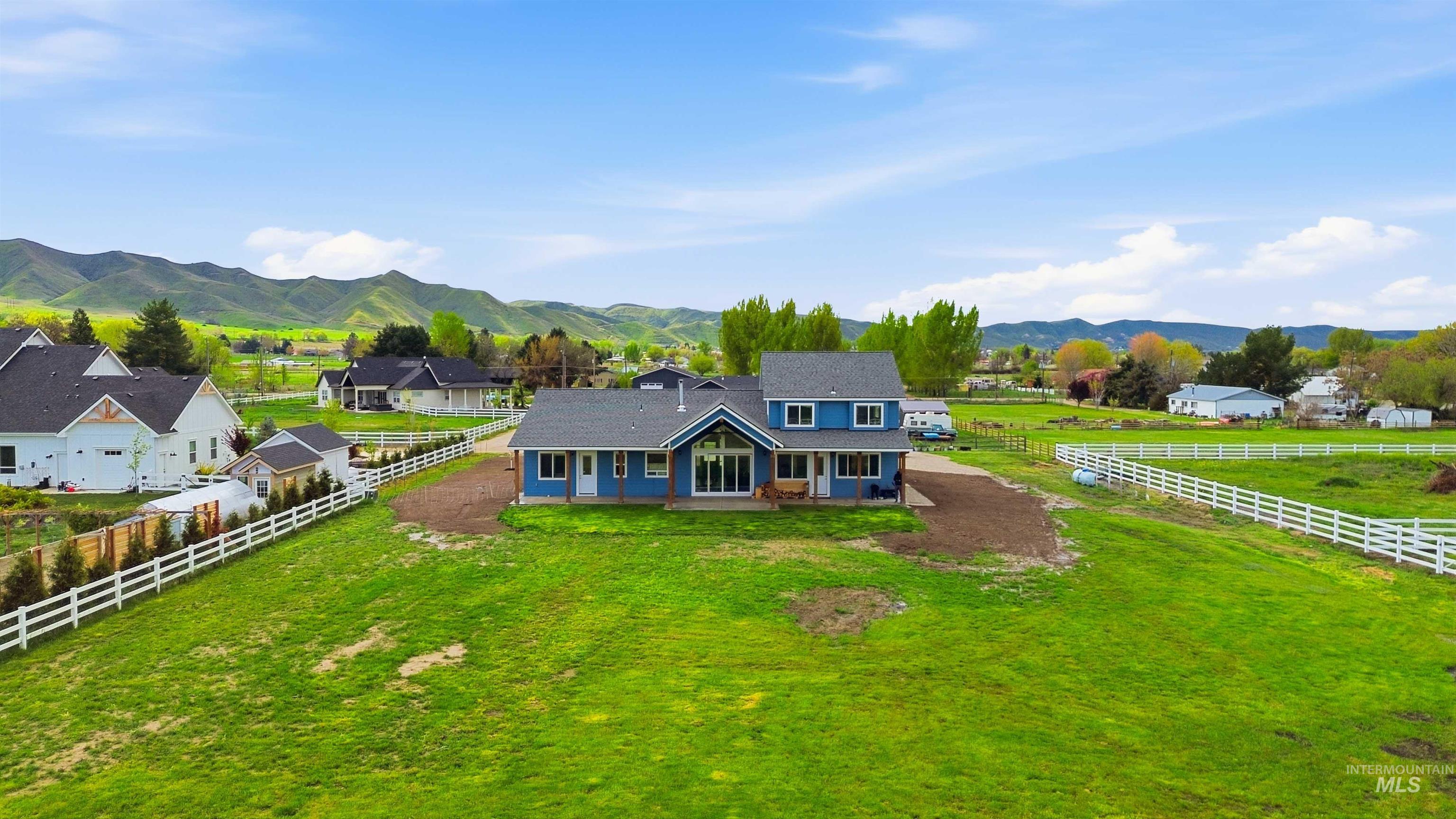 1425 Connelly Ln, Emmett, Idaho 83617, 4 Bedrooms, 3.5 Bathrooms, Residential For Sale, Price $1,124,000,MLS 98982492