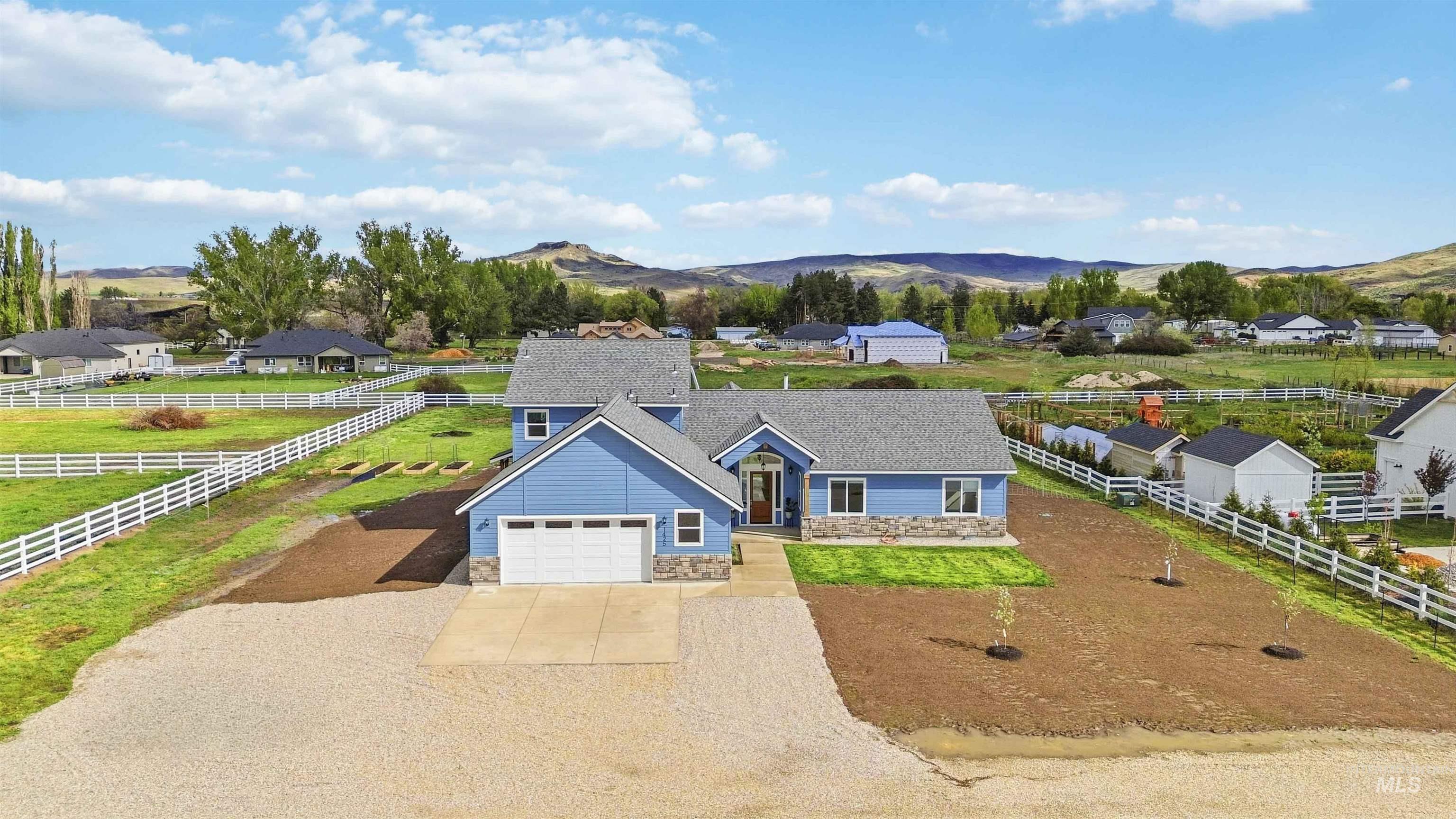 1425 Connelly Ln, Emmett, Idaho 83617, 4 Bedrooms, 3.5 Bathrooms, Residential For Sale, Price $1,199,000,MLS 98982492
