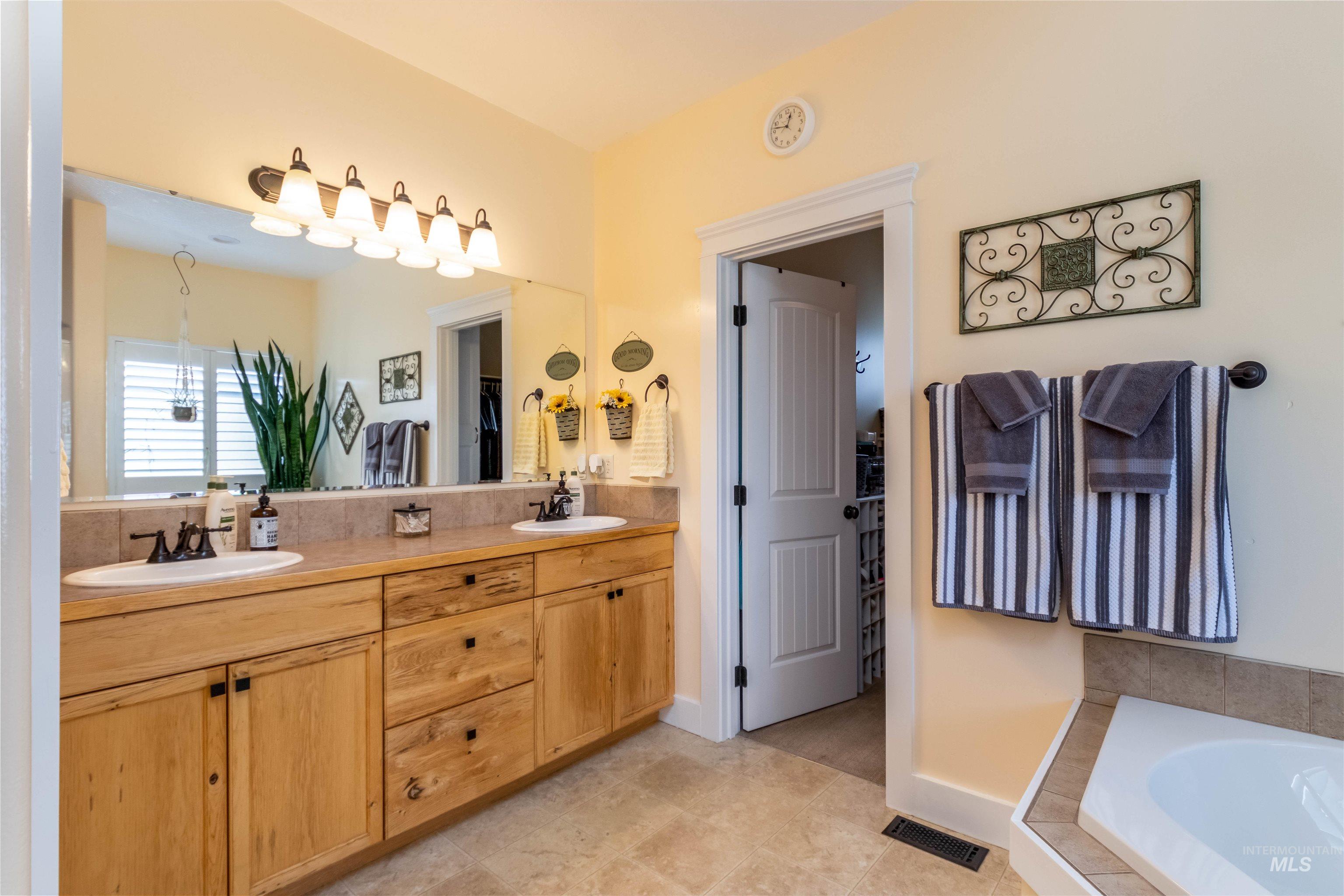 2240 W Anatole St, Meridian, Idaho 83646, 3 Bedrooms, 2.5 Bathrooms, Residential For Sale, Price $625,000, 98982494