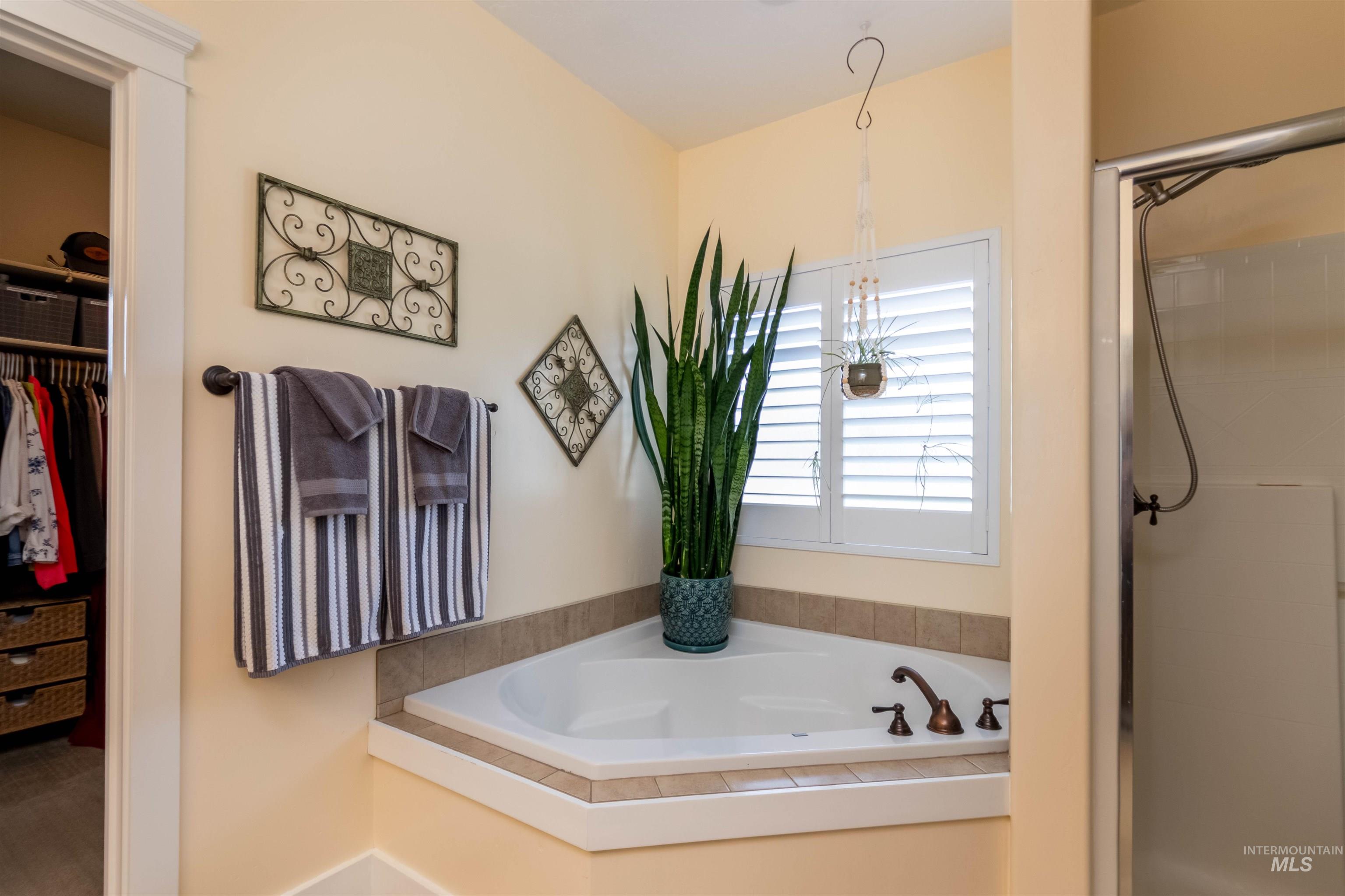 2240 W Anatole St, Meridian, Idaho 83646, 3 Bedrooms, 2.5 Bathrooms, Residential For Sale, Price $625,000, 98982494