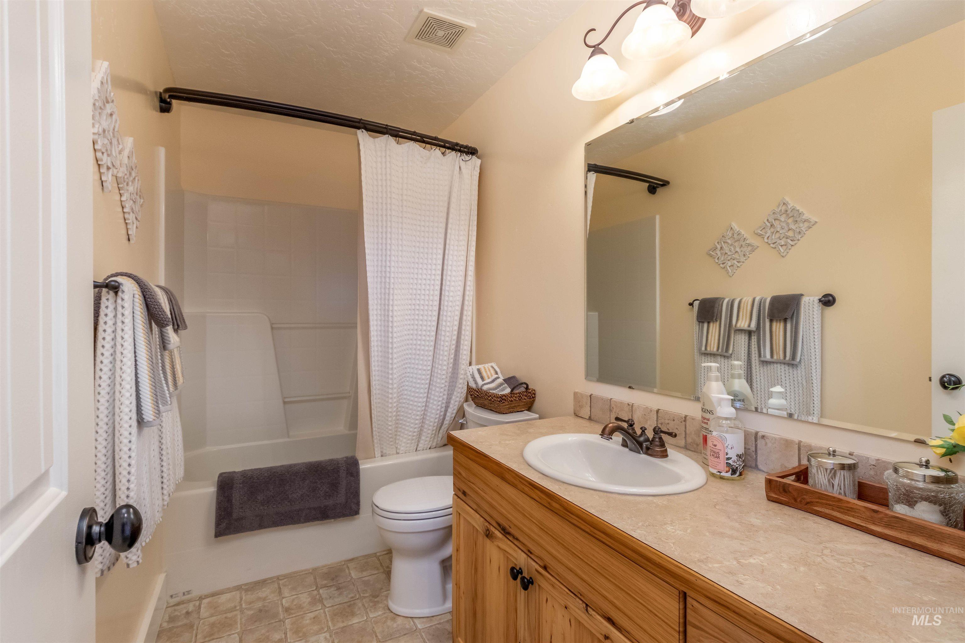 2240 W Anatole St, Meridian, Idaho 83646, 3 Bedrooms, 2.5 Bathrooms, Residential For Sale, Price $625,000,MLS 98982494