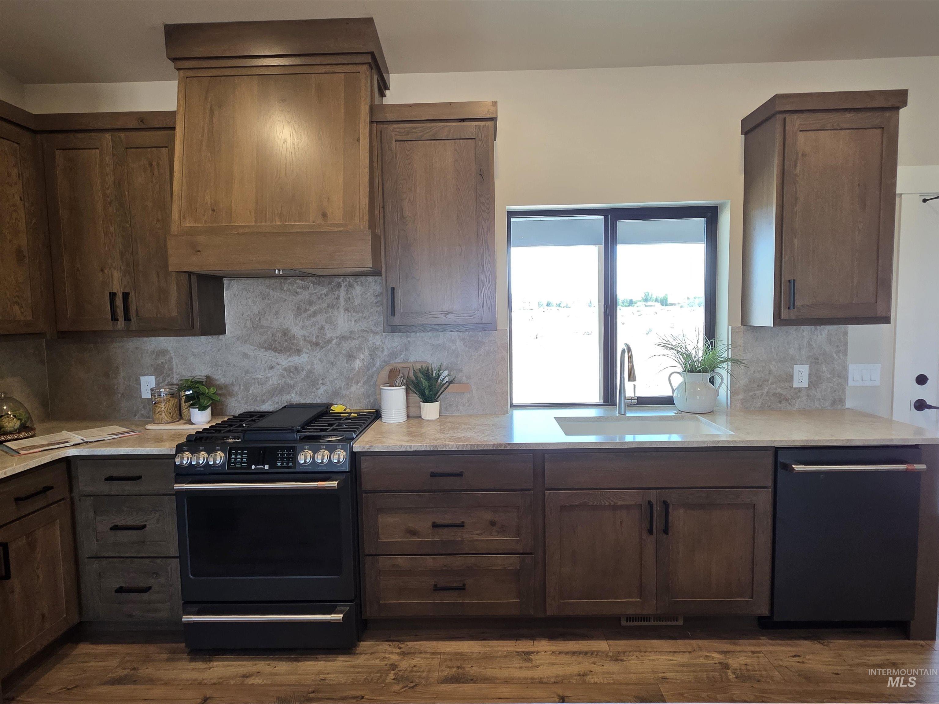 4032 N 3510 E, Kimberly, Idaho 83341, 4 Bedrooms, 2 Bathrooms, Residential For Sale, Price $865,000, 98982495