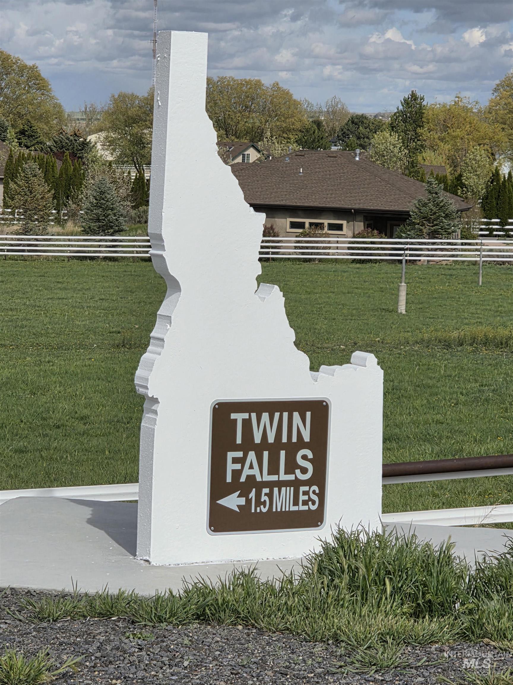 4032 N 3510 E, Kimberly, Idaho 83341, 3 Bedrooms, 2 Bathrooms, Residential For Sale, Price $865,000,MLS 98982495