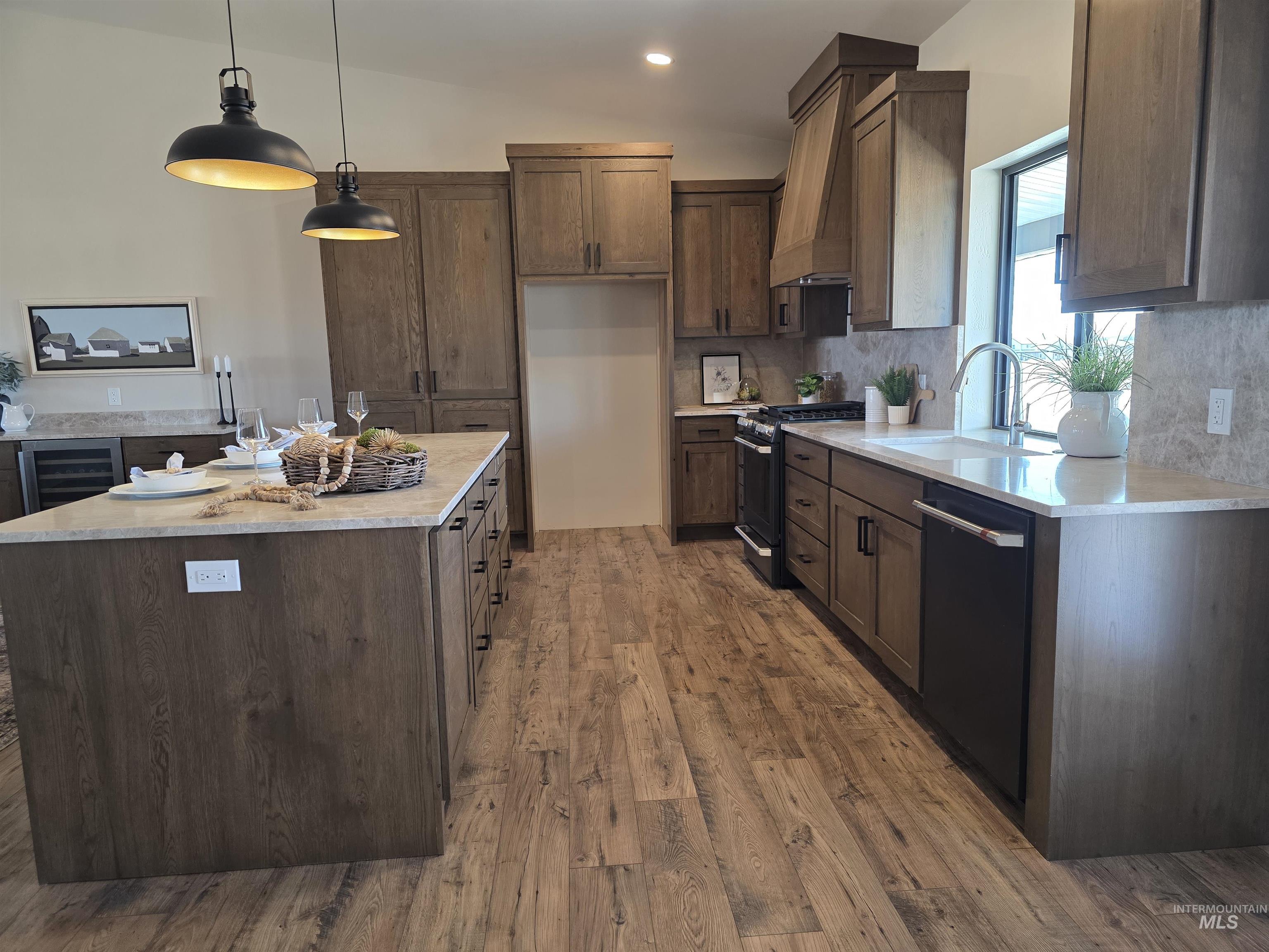 4032 N 3510 E, Kimberly, Idaho 83341, 4 Bedrooms, 2 Bathrooms, Residential For Sale, Price $865,000, 98982495