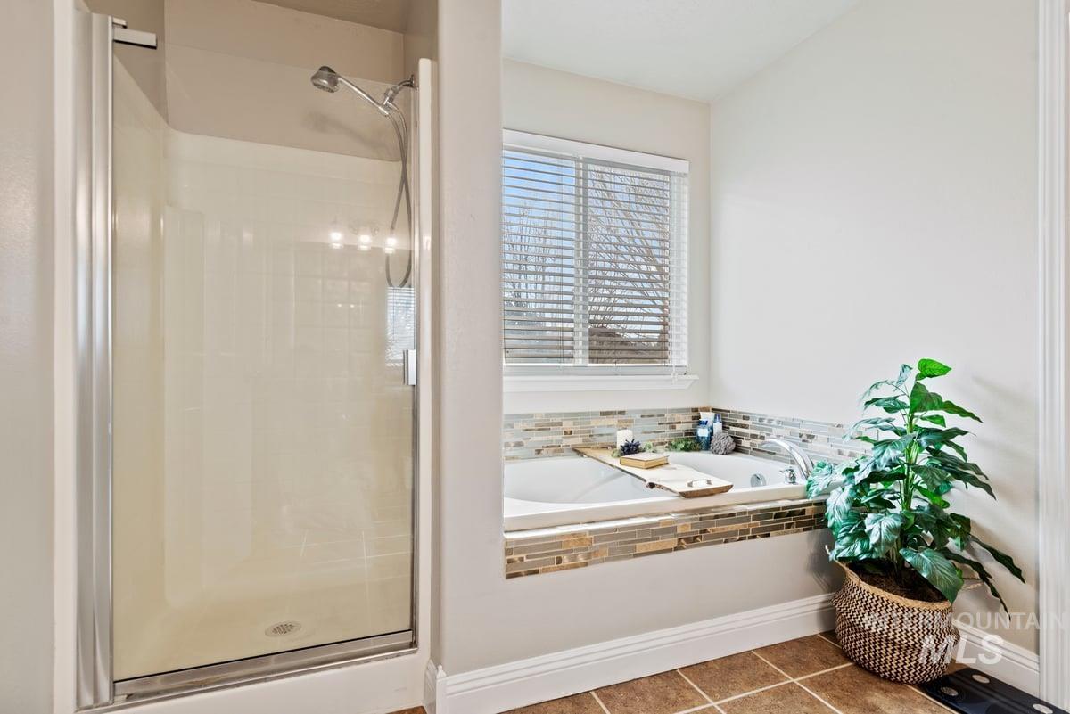 2436 N Heath Ave, Boise, Idaho 83713, 4 Bedrooms, 3 Bathrooms, Residential For Sale, Price $660,000,MLS 98982496