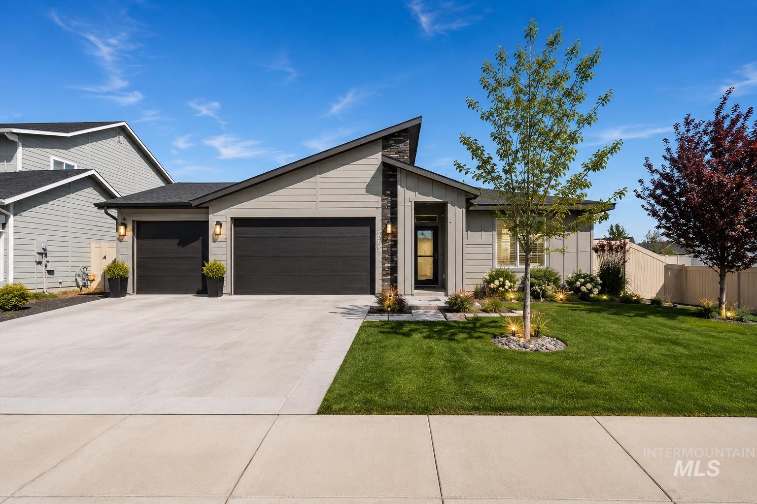 5056 W Sands Basin Dr., Meridian, Idaho 83646, 4 Bedrooms, 2 Bathrooms, Residential For Sale, Price $549,000,MLS 98982497