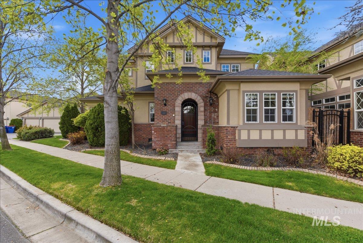 369 E Wexford Lane, Eagle, Idaho 83616, 2 Bedrooms, 2.5 Bathrooms, Residential For Sale, Price $605,000,MLS 98982498