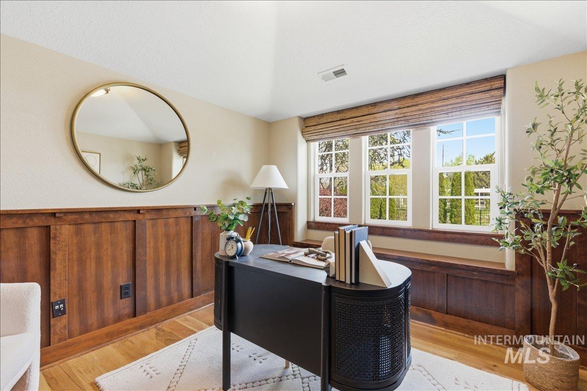 369 E Wexford Lane, Eagle, Idaho 83616, 2 Bedrooms, 2.5 Bathrooms, Residential For Sale, Price $605,000,MLS 98982498