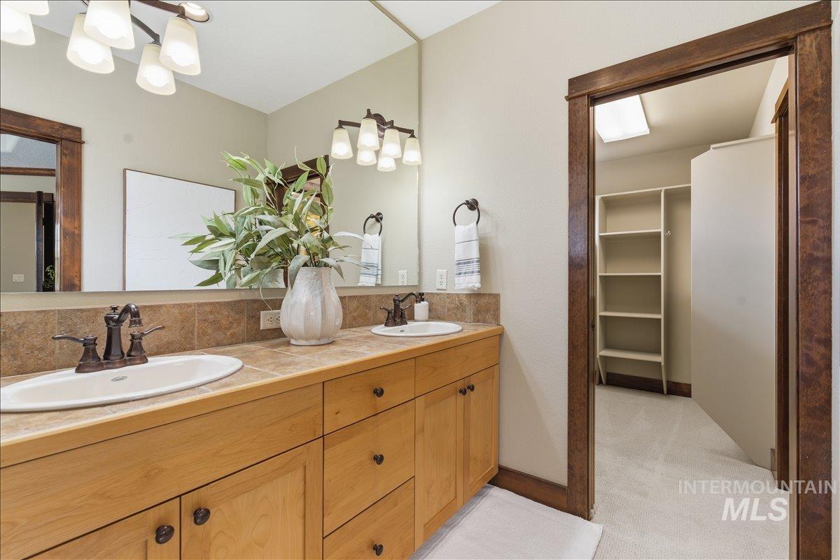 369 E Wexford Lane, Eagle, Idaho 83616, 2 Bedrooms, 2.5 Bathrooms, Residential For Sale, Price $605,000,MLS 98982498