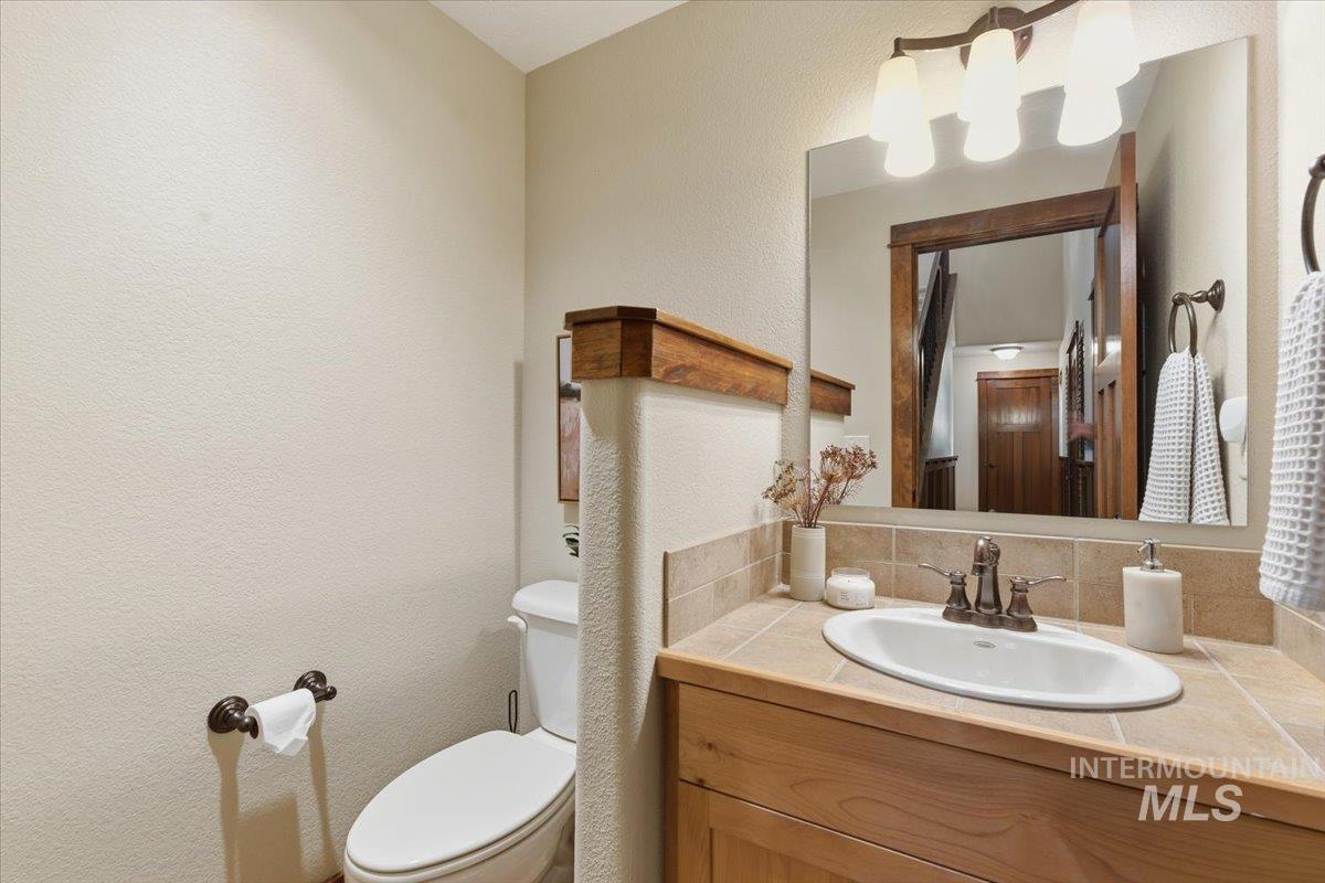 369 E Wexford Lane, Eagle, Idaho 83616, 2 Bedrooms, 2.5 Bathrooms, Residential For Sale, Price $605,000,MLS 98982498