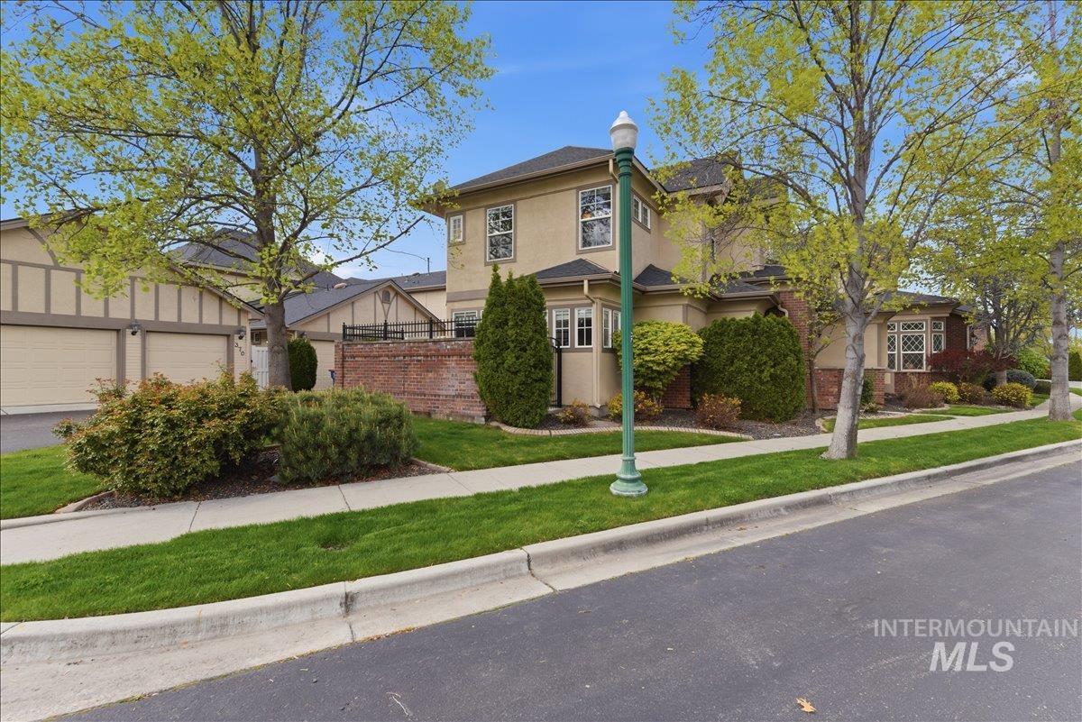 369 E Wexford Lane, Eagle, Idaho 83616, 2 Bedrooms, 2.5 Bathrooms, Residential For Sale, Price $605,000,MLS 98982498